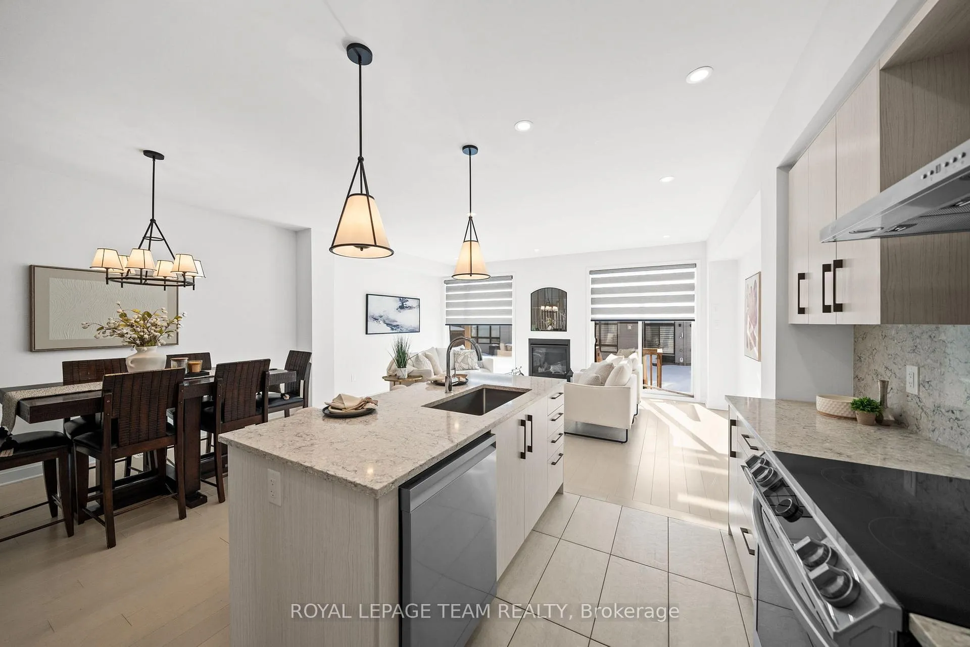 Photo 4 of 222 Trumpeter Grove, Ottawa, Riverside South/Gloucester Glen — HOMEH