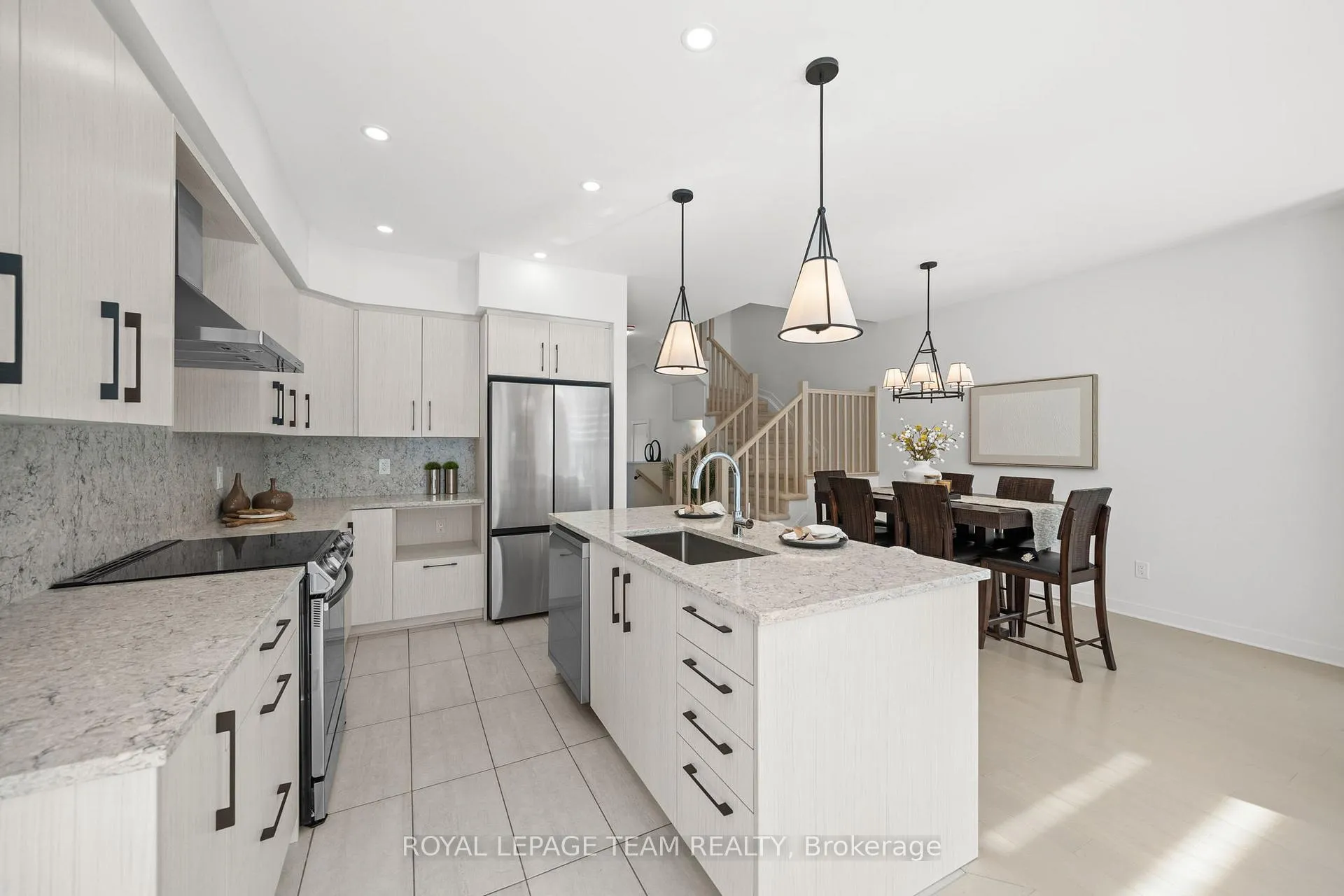 Photo 5 of 222 Trumpeter Grove, Ottawa, Riverside South/Gloucester Glen — HOMEH