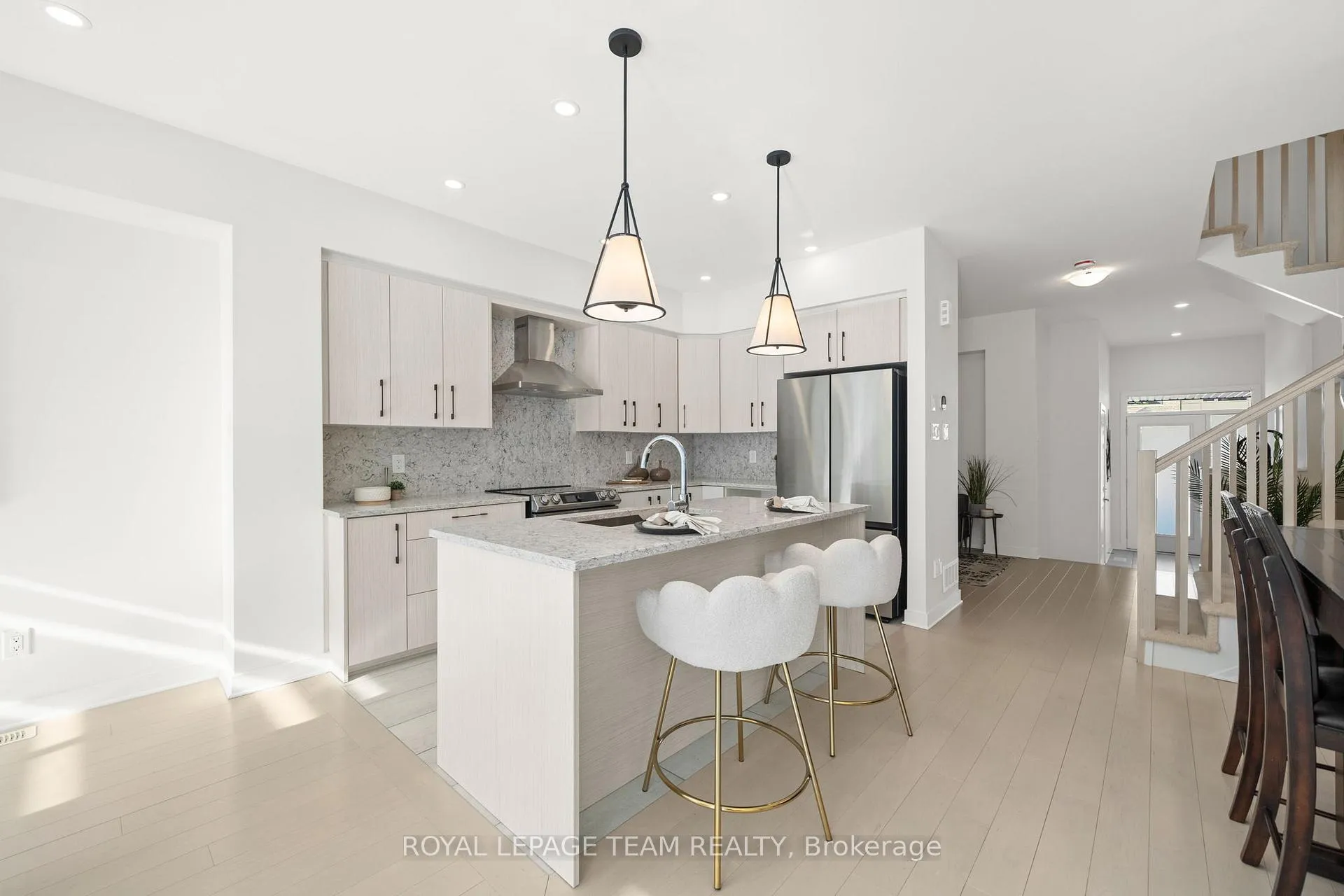 Photo 6 of 222 Trumpeter Grove, Ottawa, Riverside South/Gloucester Glen — HOMEH