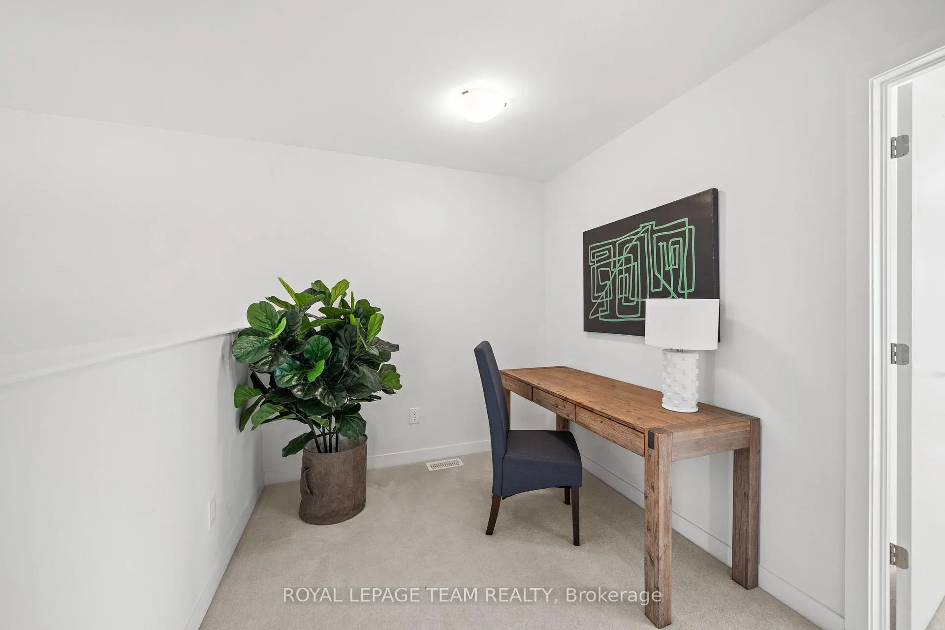 Photo 14 of 222 Trumpeter Grove, Ottawa, Riverside South/Gloucester Glen — HOMEH