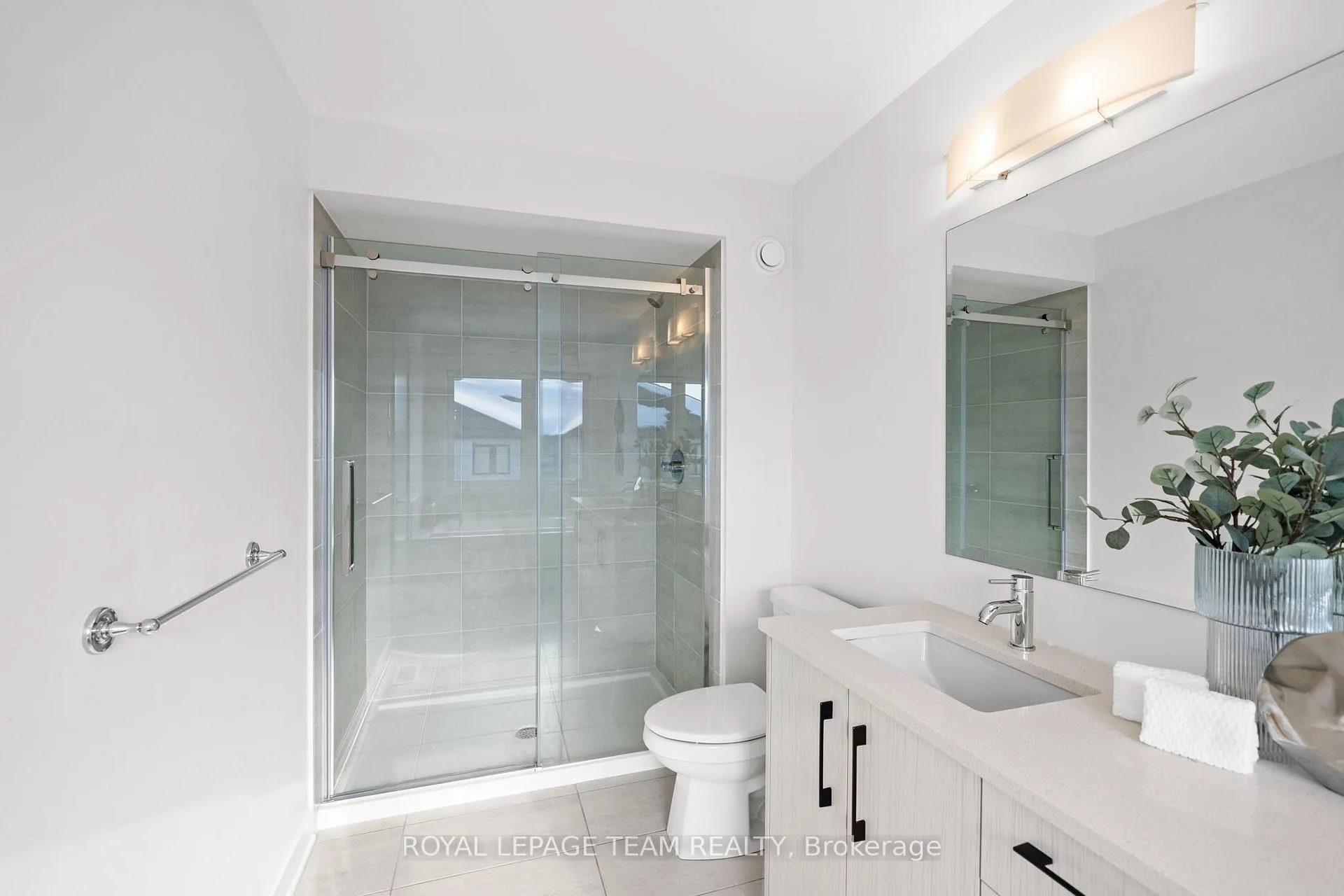 Photo 18 of 222 Trumpeter Grove, Ottawa, Riverside South/Gloucester Glen — HOMEH