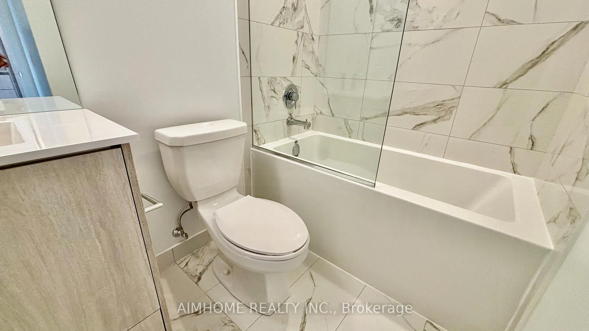 Photo 9 of Unit 3701, 180 Front Street E, Toronto, Moss Park — HOMEH