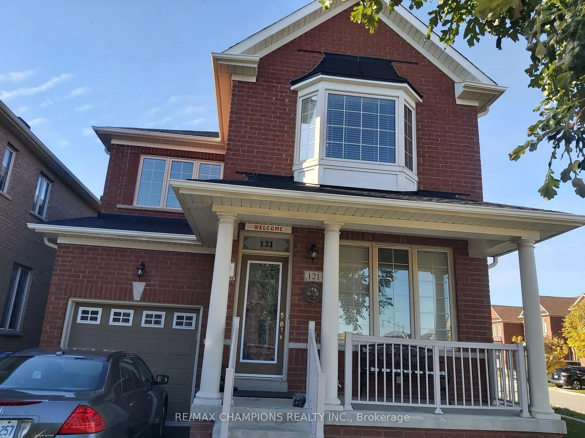Photo 3 of 121 Fairwood Circle, Brampton, Sandringham-Wellington — HOMEH