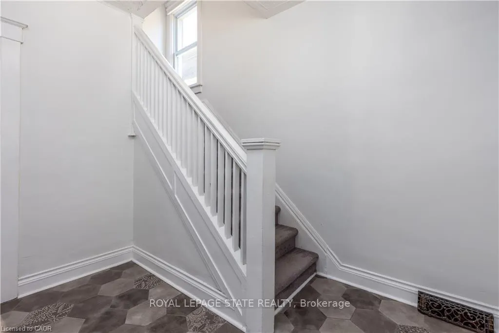 Photo 7 of 46 Tisdale Street S, Hamilton, Stinson — HOMEH