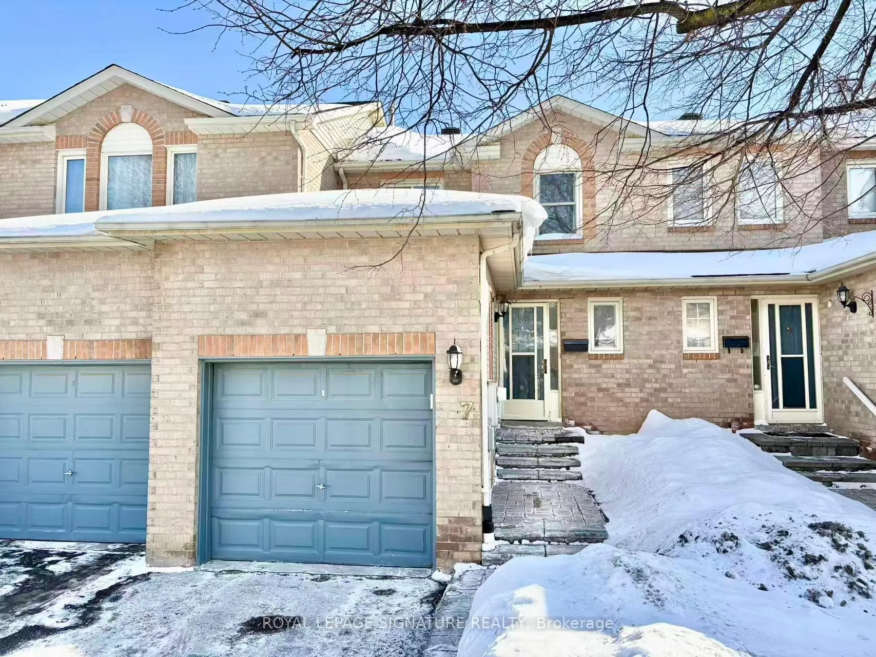 Photo 1 of 7 Farnham Drive, Brampton, Northwood Park — HOMEH