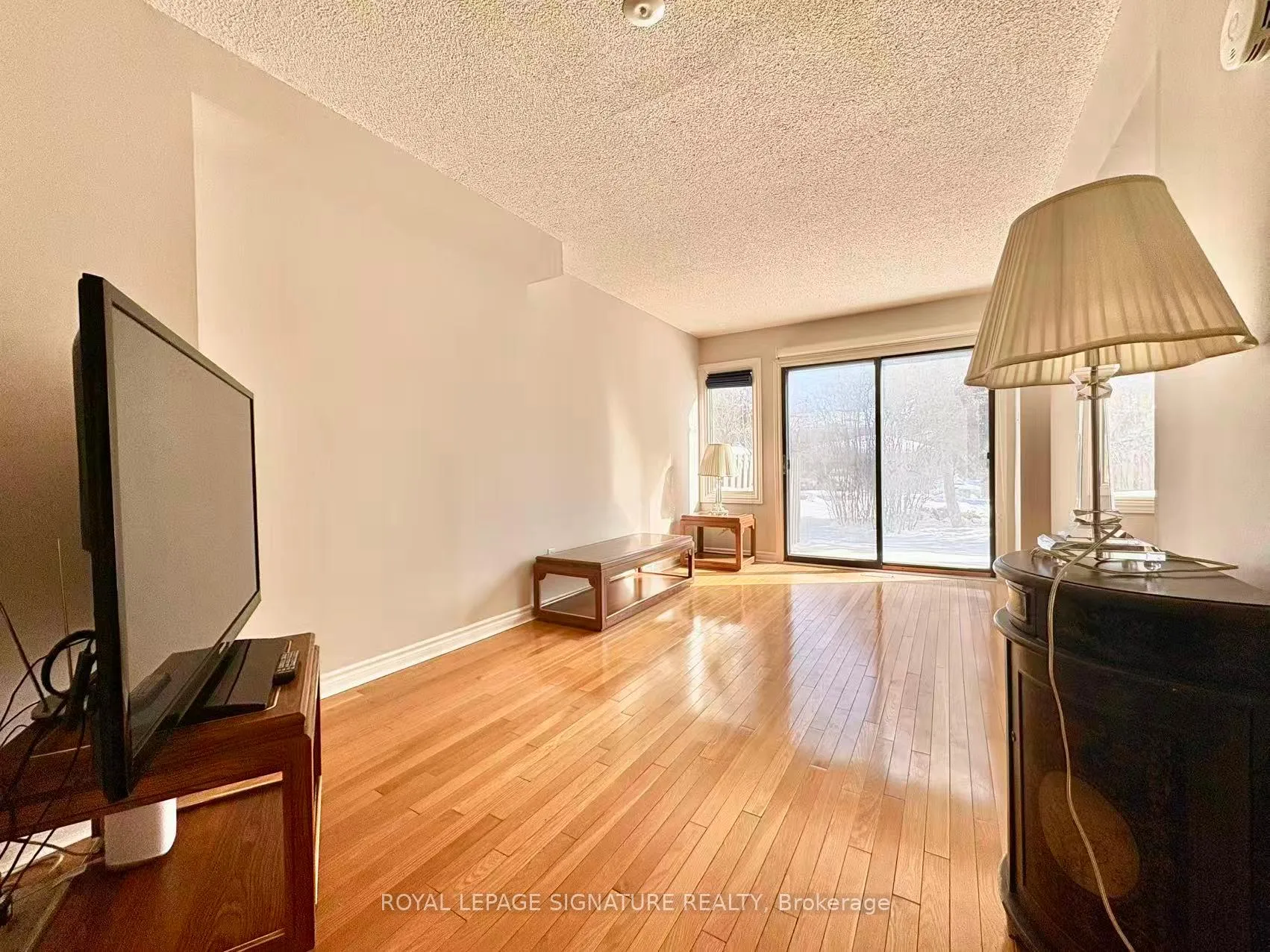 Photo 9 of 7 Farnham Drive, Brampton, Northwood Park — HOMEH