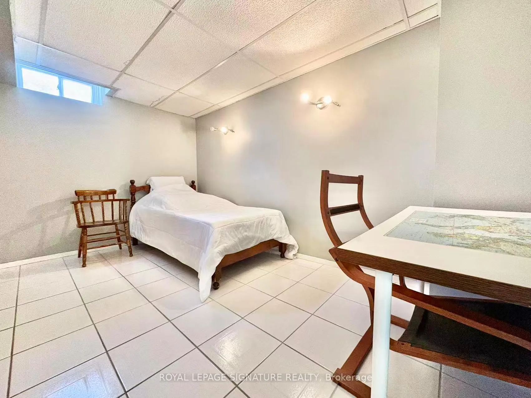 Photo 12 of 7 Farnham Drive, Brampton, Northwood Park — HOMEH