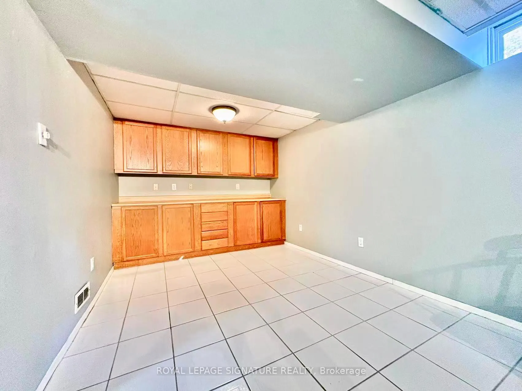 Photo 17 of 7 Farnham Drive, Brampton, Northwood Park — HOMEH