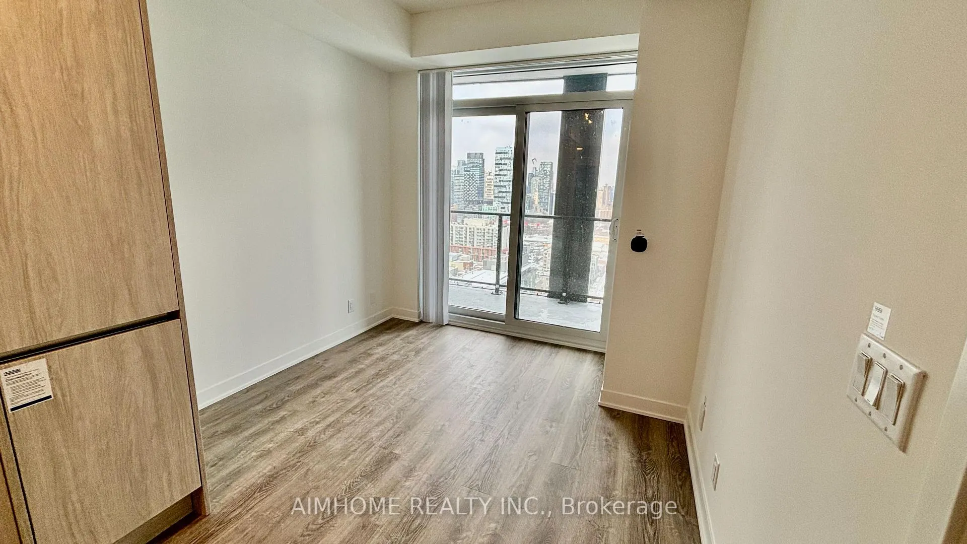 Photo 9 of Unit 2916, 180 Front Street E, Toronto, Moss Park — HOMEH