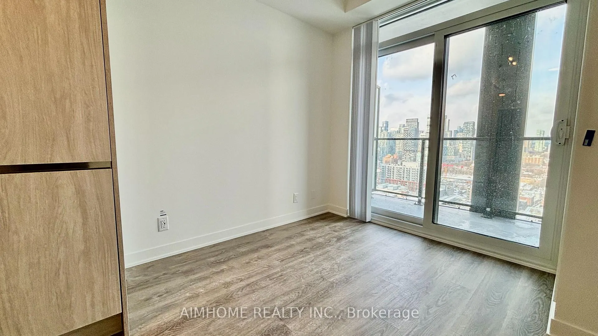 Photo 10 of Unit 2916, 180 Front Street E, Toronto, Moss Park — HOMEH