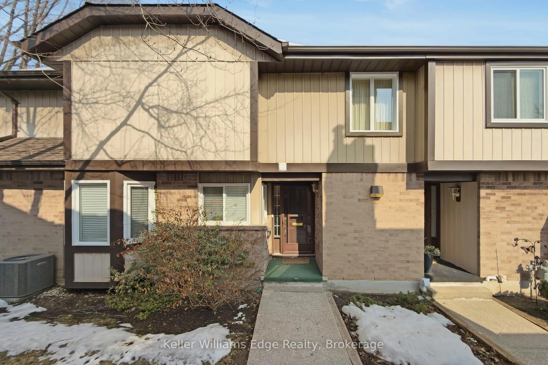 Photo 3 of Unit 2, 1511 Upper Middle Road, Burlington, Tyandaga — HOMEH