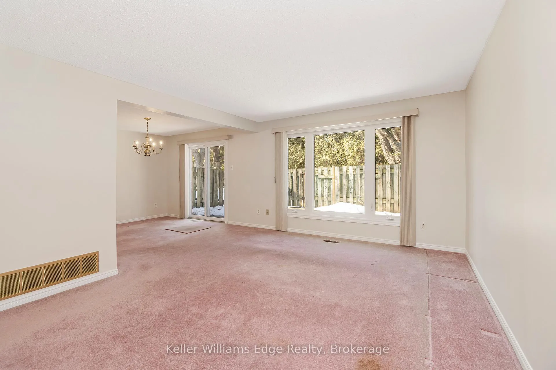 Photo 7 of Unit 2, 1511 Upper Middle Road, Burlington, Tyandaga — HOMEH