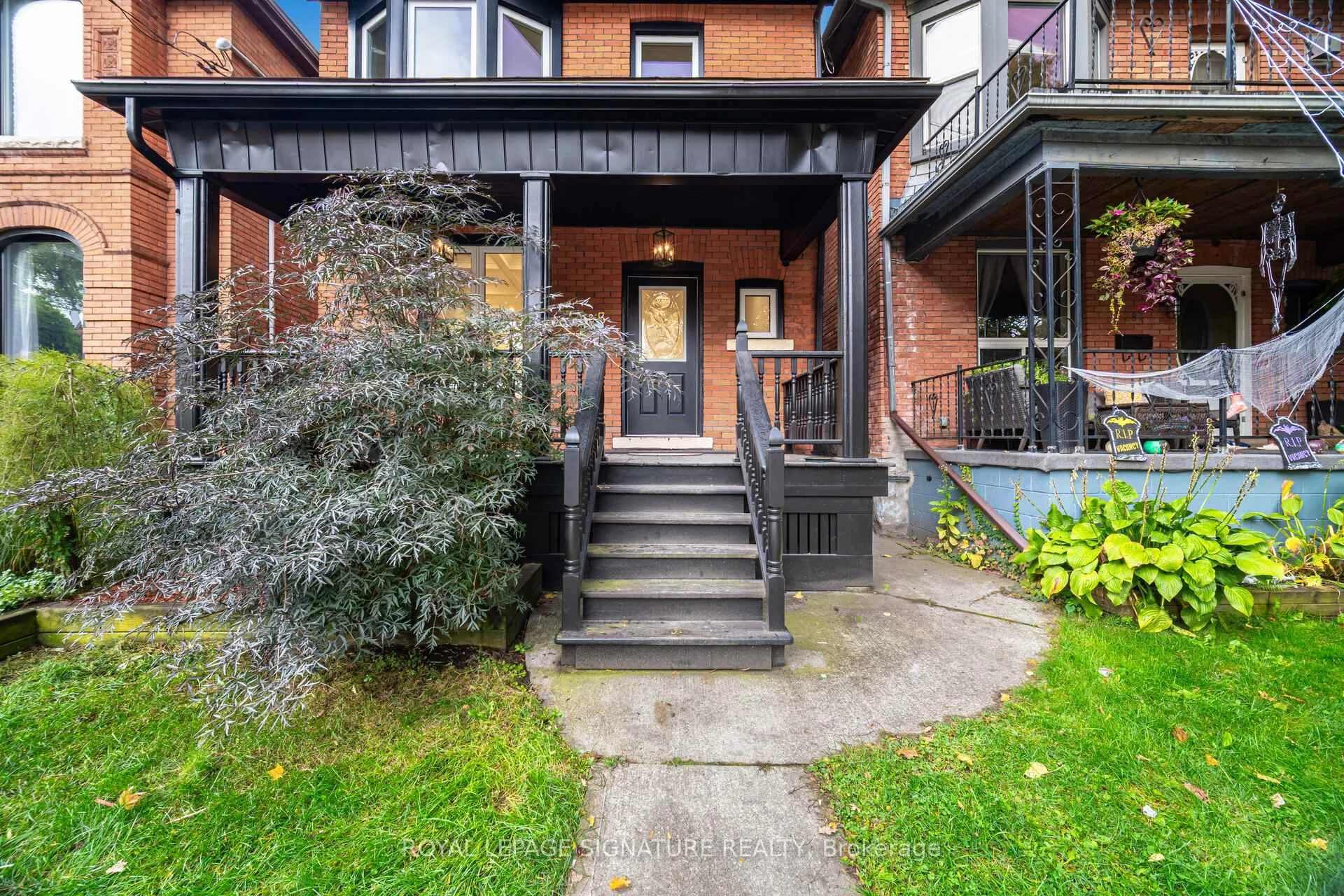 Photo 3 of 285 Charlton Avenue W, Hamilton, Gourley — HOMEH