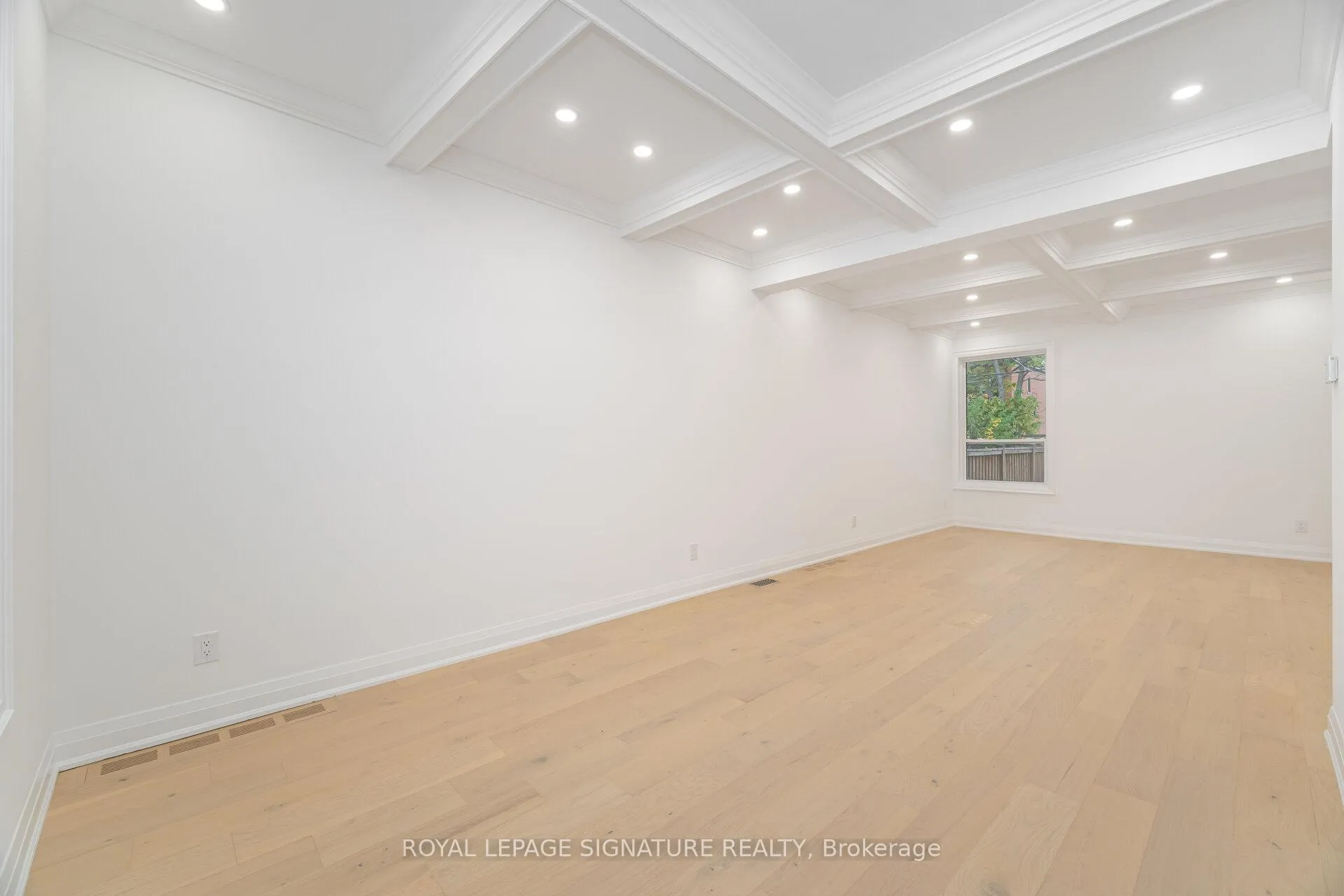 Photo 7 of 285 Charlton Avenue W, Hamilton, Gourley — HOMEH