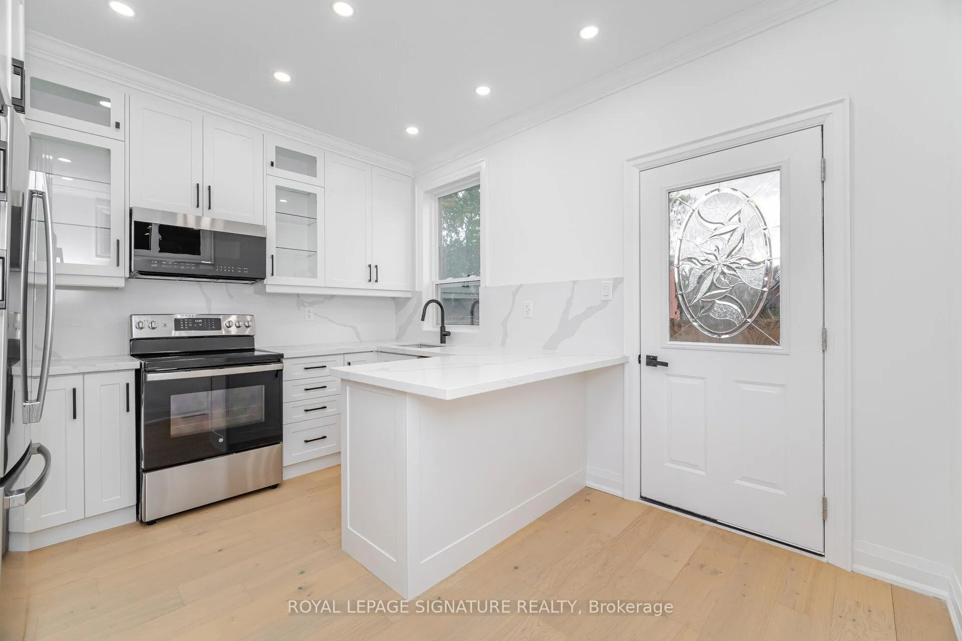 Photo 12 of 285 Charlton Avenue W, Hamilton, Gourley — HOMEH