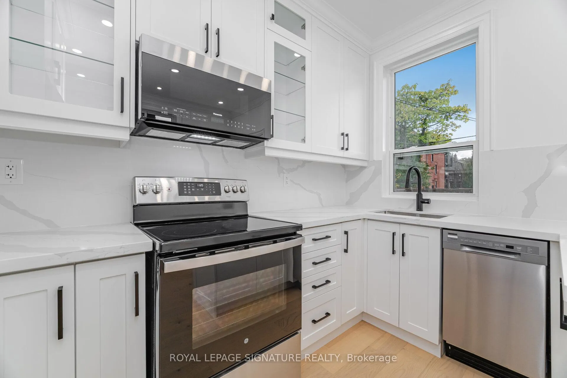 Photo 13 of 285 Charlton Avenue W, Hamilton, Gourley — HOMEH