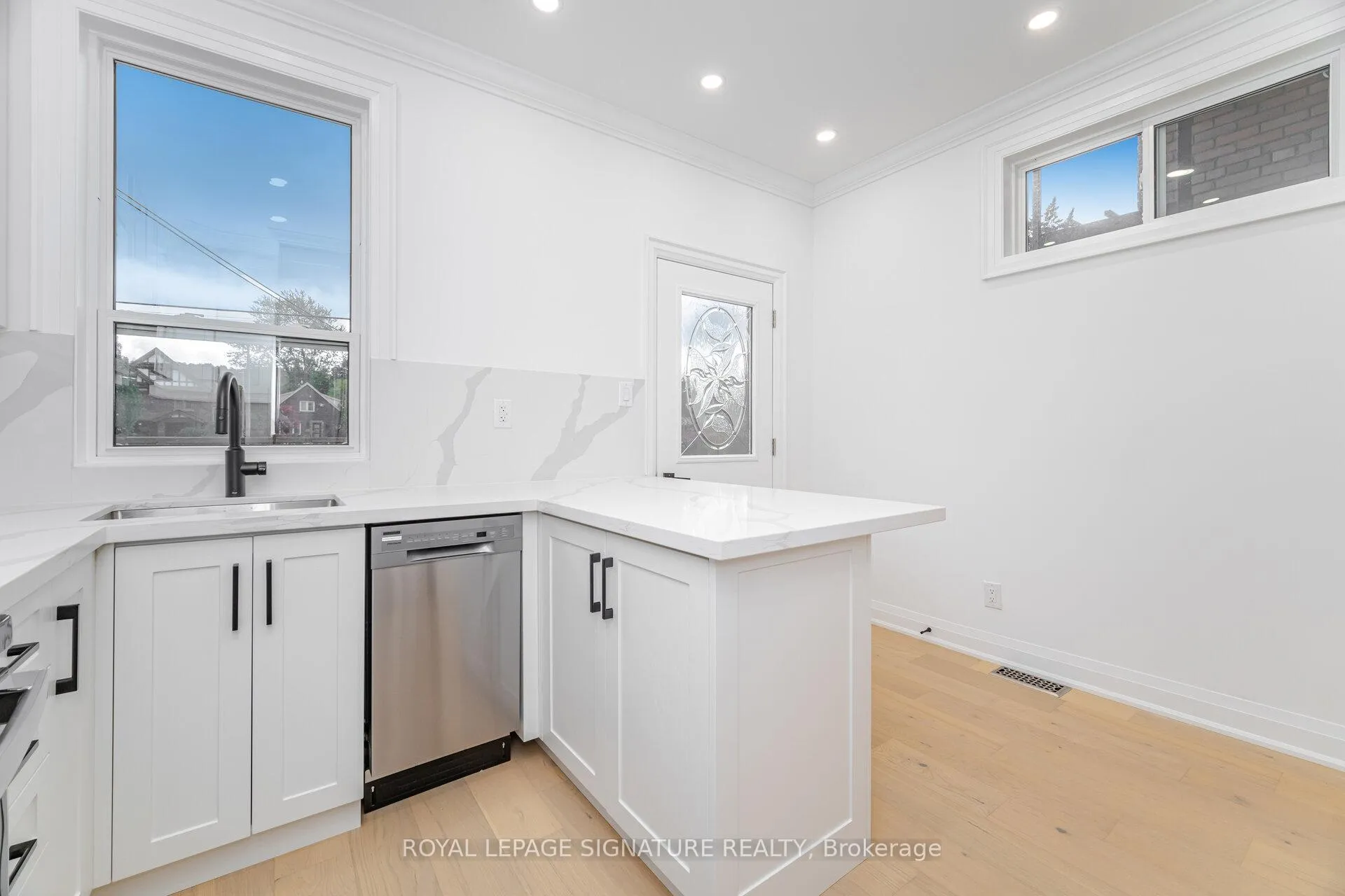 Photo 14 of 285 Charlton Avenue W, Hamilton, Gourley — HOMEH