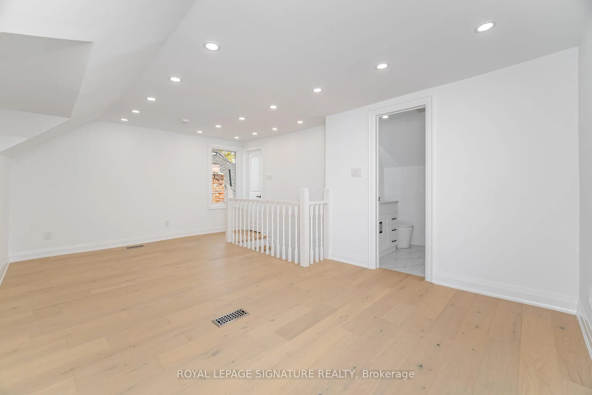 Photo 29 of 285 Charlton Avenue W, Hamilton, Gourley — HOMEH
