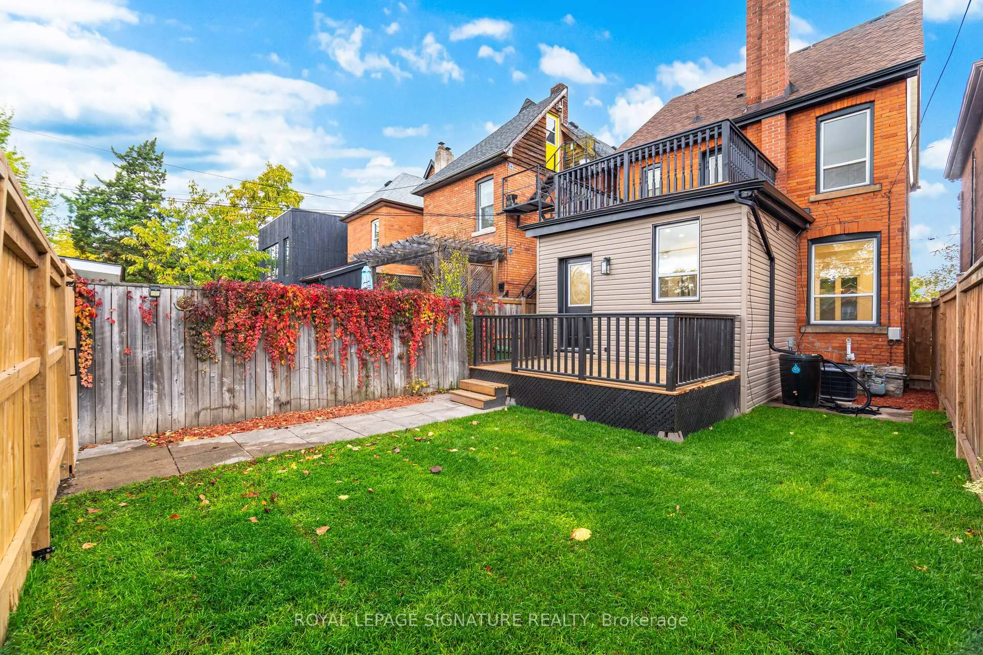 Photo 44 of 285 Charlton Avenue W, Hamilton, Gourley — HOMEH
