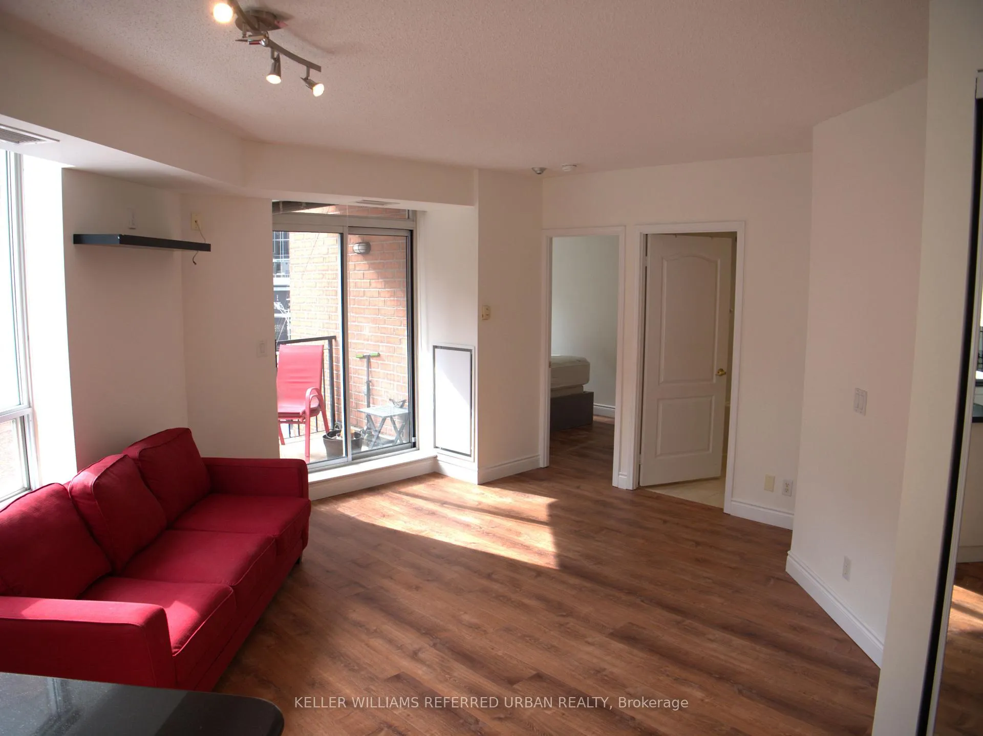Photo 4 of 20 Collier Street, Toronto, Rosedale-Moore Park — HOMEH