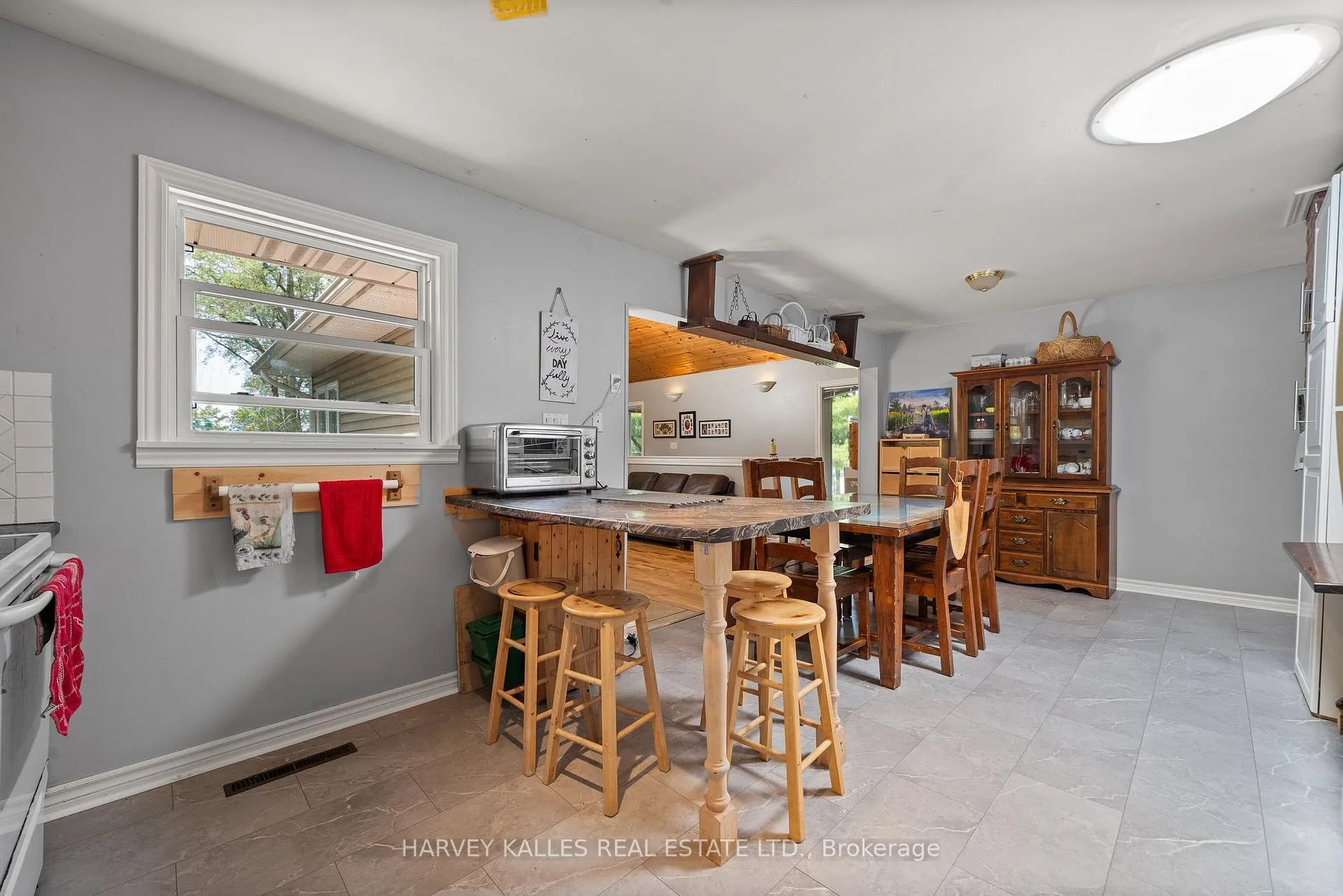 Photo 7 of 48 Ontario Street, Prince Edward County, Picton Ward — HOMEH