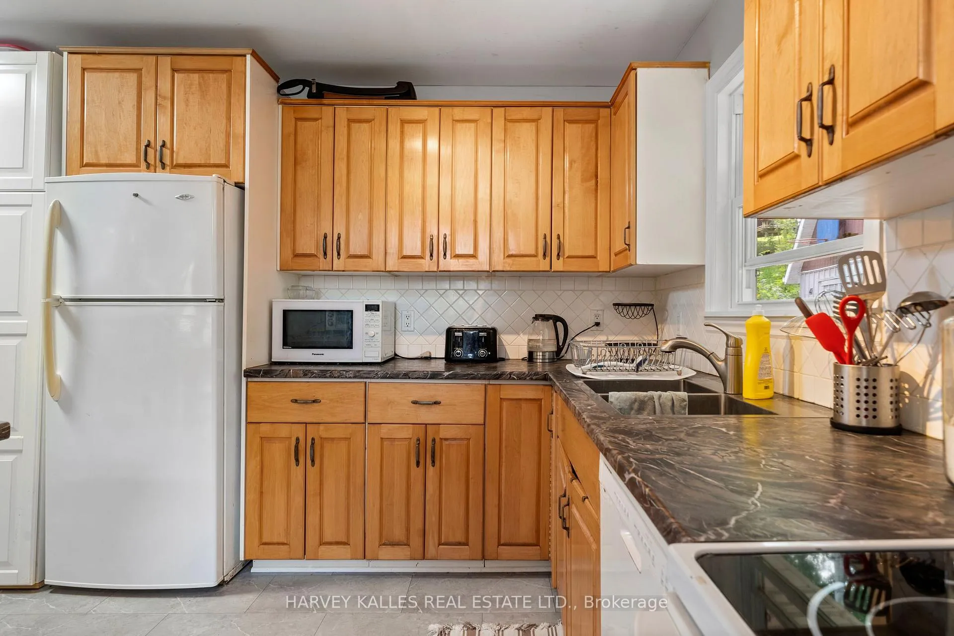 Photo 10 of 48 Ontario Street, Prince Edward County, Picton Ward — HOMEH