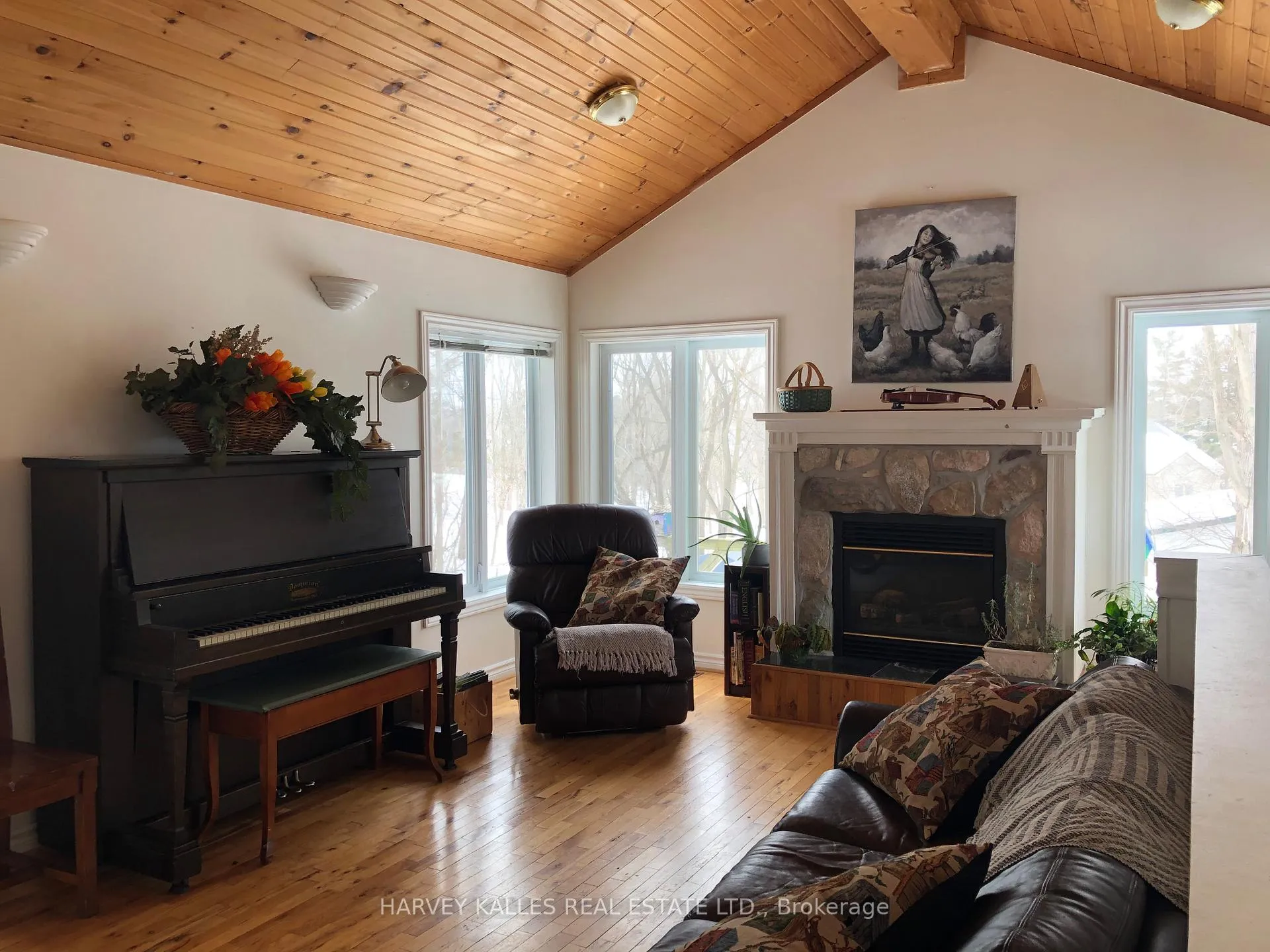 Photo 12 of 48 Ontario Street, Prince Edward County, Picton Ward — HOMEH