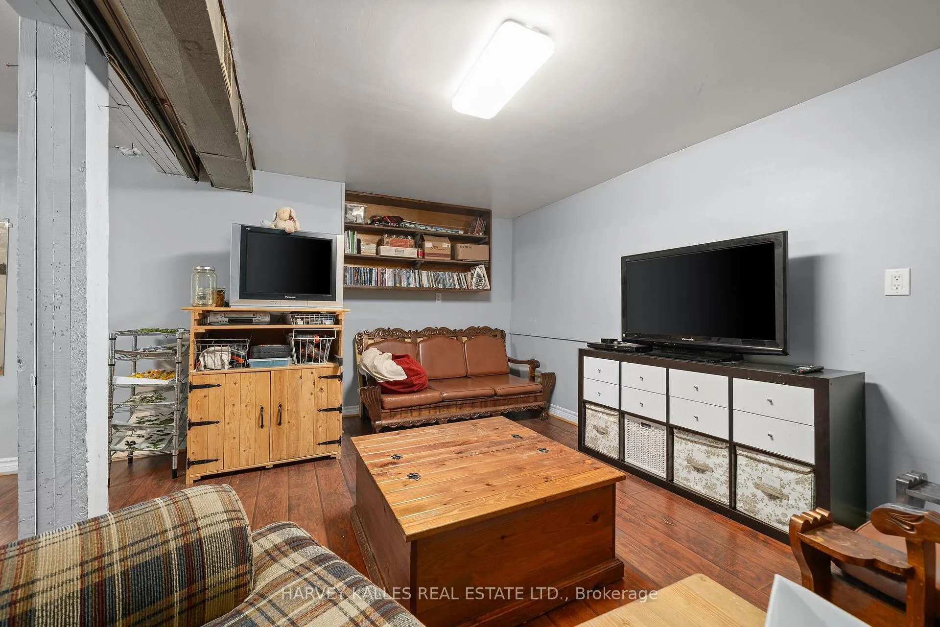 Photo 24 of 48 Ontario Street, Prince Edward County, Picton Ward — HOMEH
