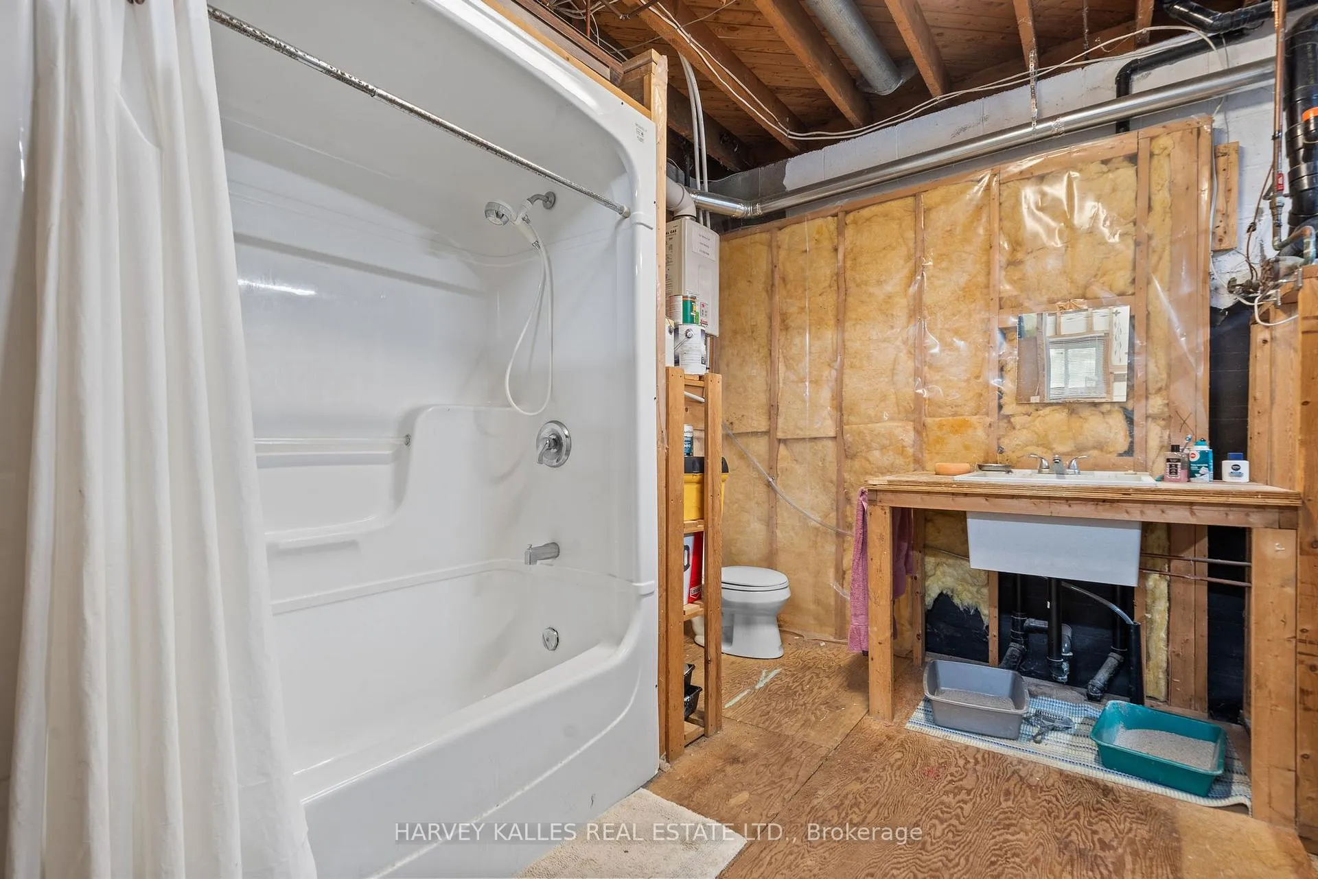 Photo 26 of 48 Ontario Street, Prince Edward County, Picton Ward — HOMEH