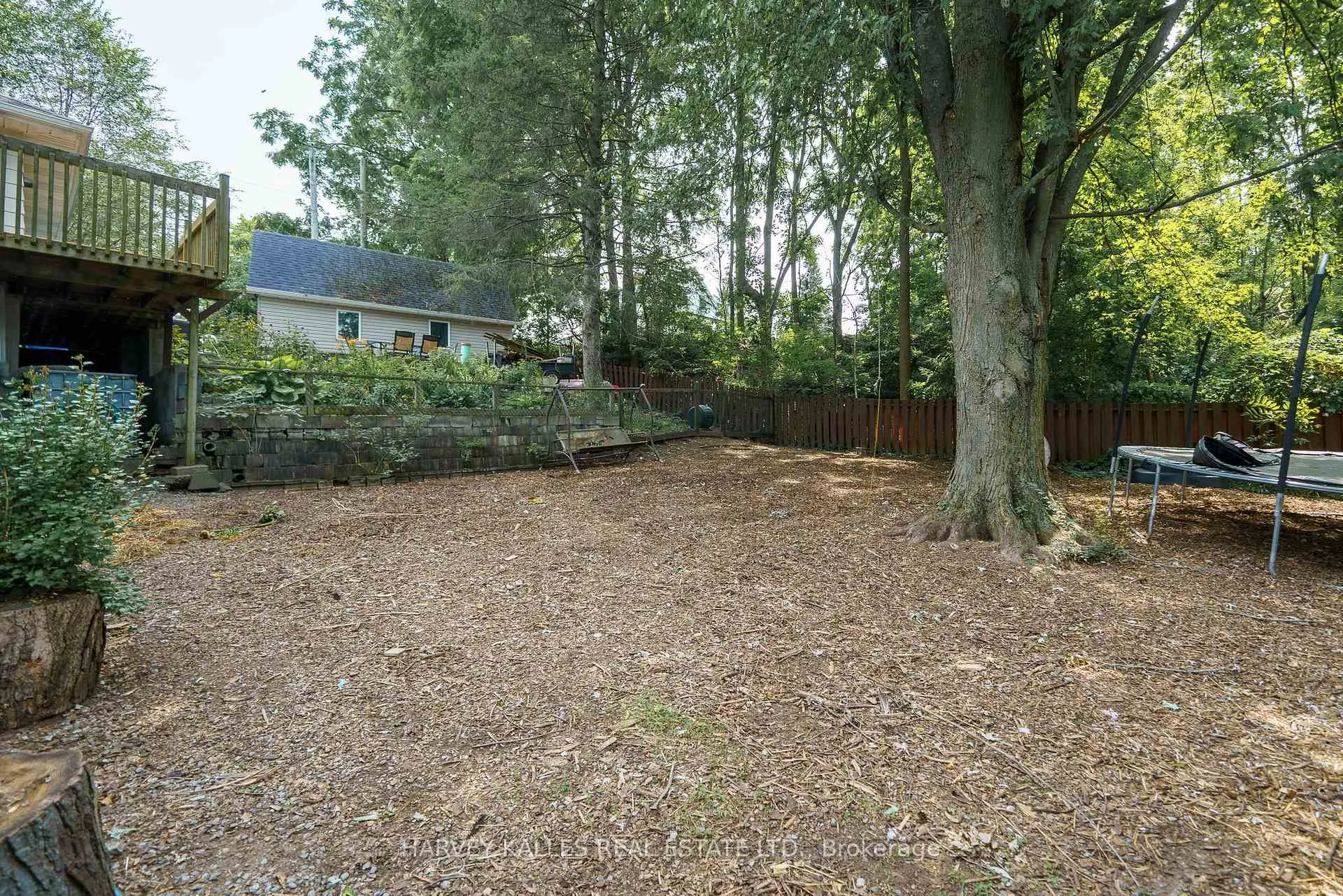 Photo 34 of 48 Ontario Street, Prince Edward County, Picton Ward — HOMEH