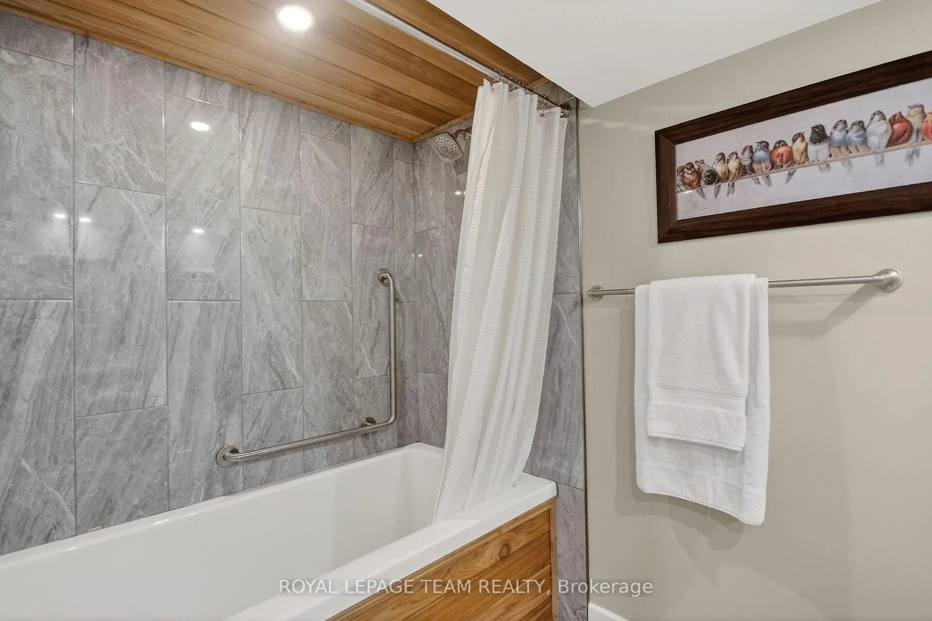 Photo 43 of 49 Dulmage Crescent, Carleton Place — HOMEH