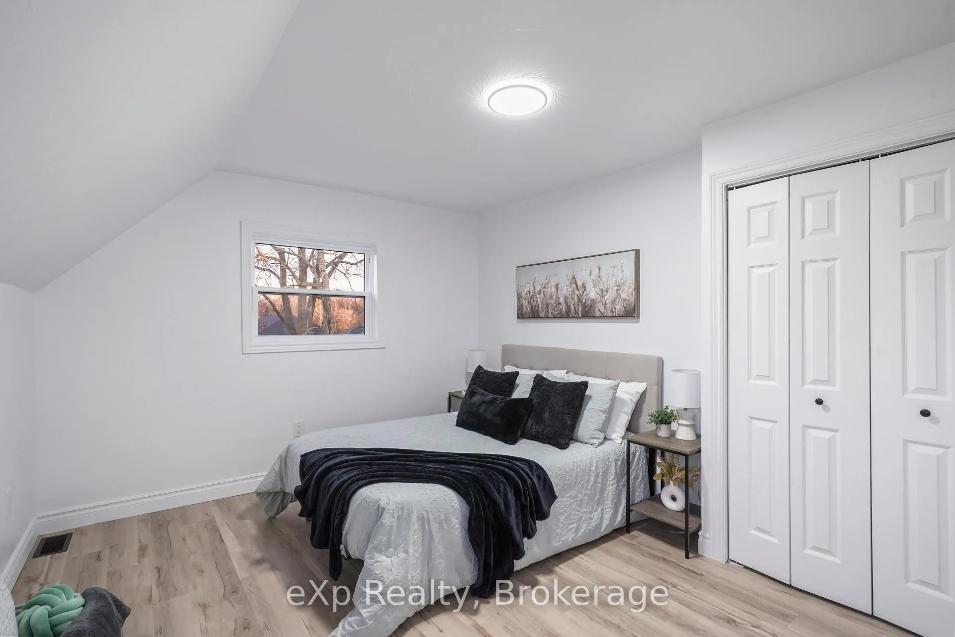 Photo 37 of 385 Elm Street W, Chatham-Kent, Bothwell — HOMEH