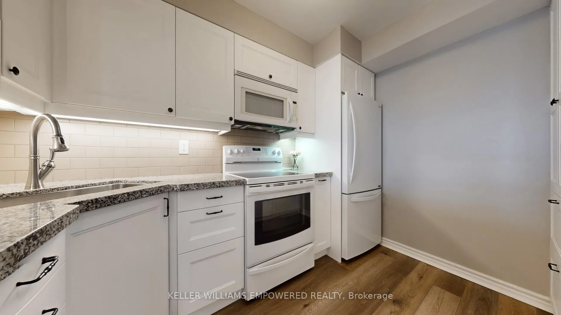 Photo 8 of Unit 1403, 4 Park Vista Crescent, Toronto, O'Connor-Parkview — HOMEH