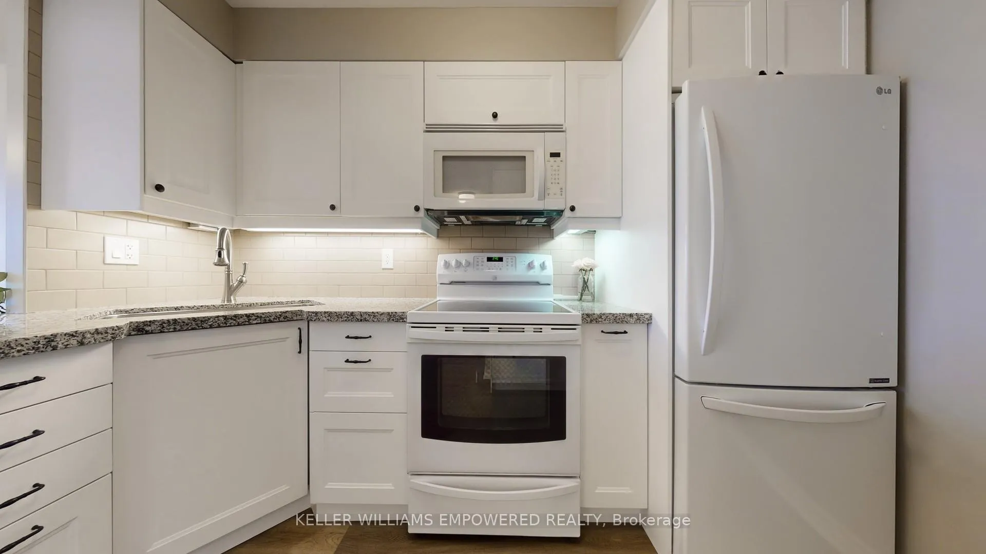 Photo 9 of Unit 1403, 4 Park Vista Crescent, Toronto, O'Connor-Parkview — HOMEH