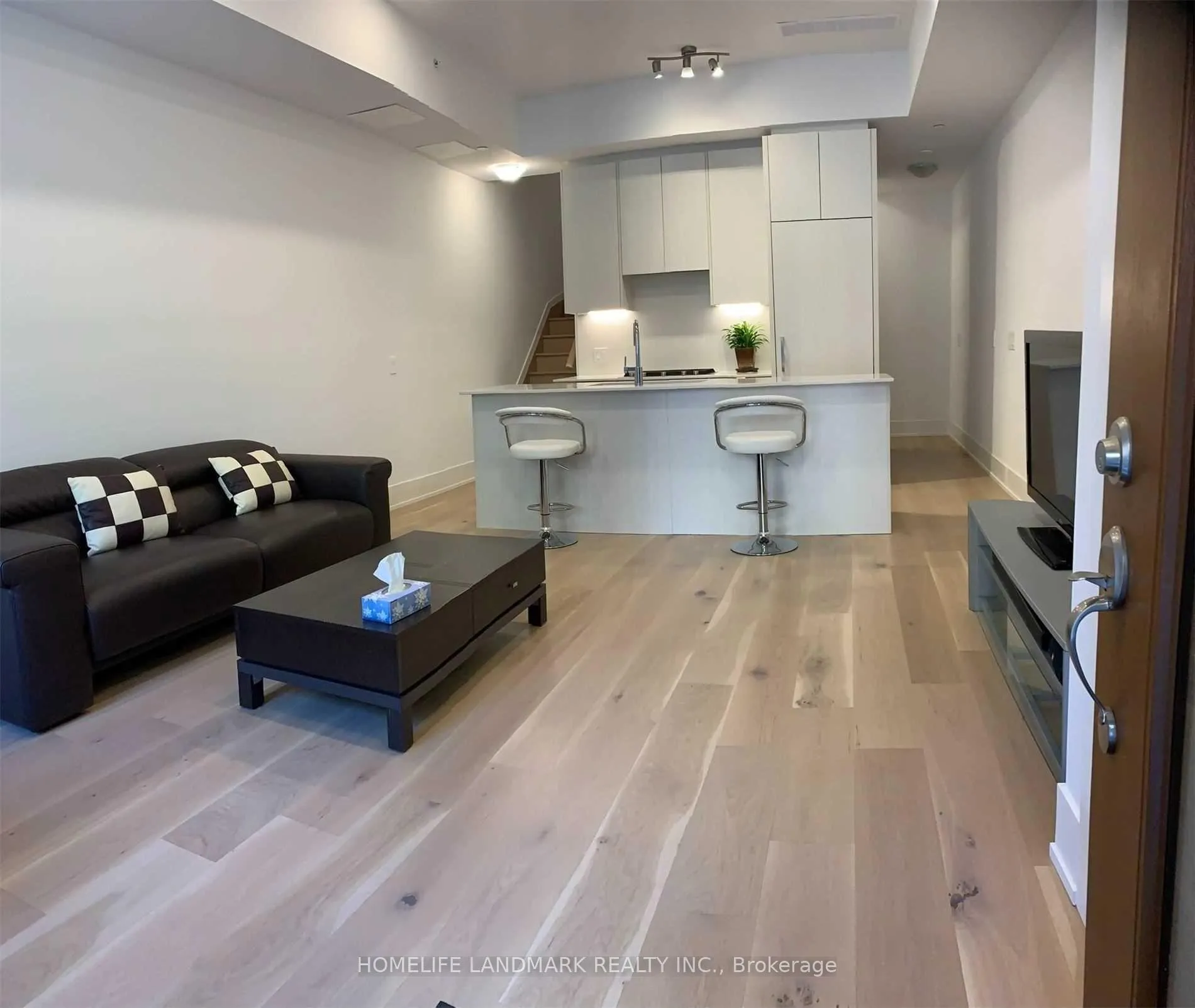 Photo 2 of Unit Th #5, 165 Pears Avenue, Toronto, The Annex — HOMEH