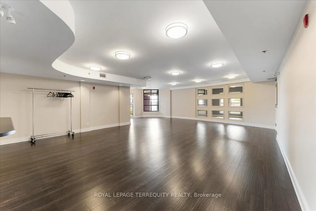 Photo 2 of Unit 402, 3070 Rotary Way, Burlington, Alton — HOMEH