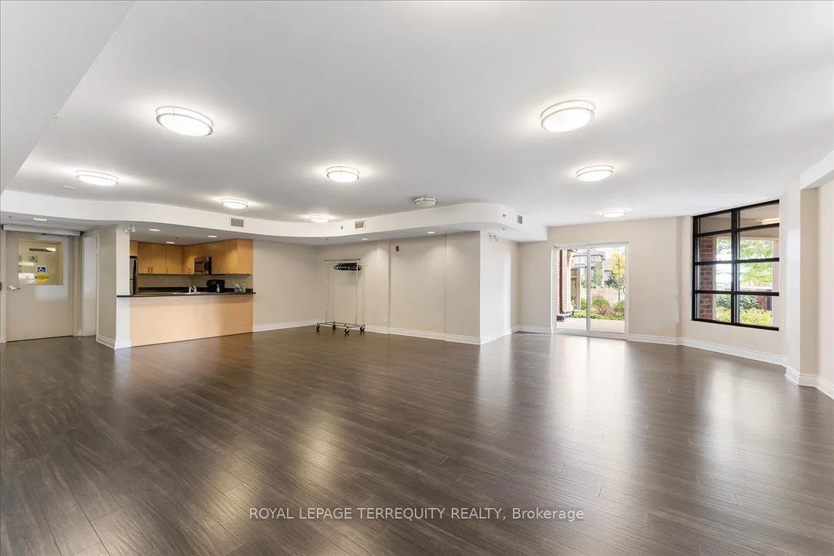 Photo 3 of Unit 402, 3070 Rotary Way, Burlington, Alton — HOMEH