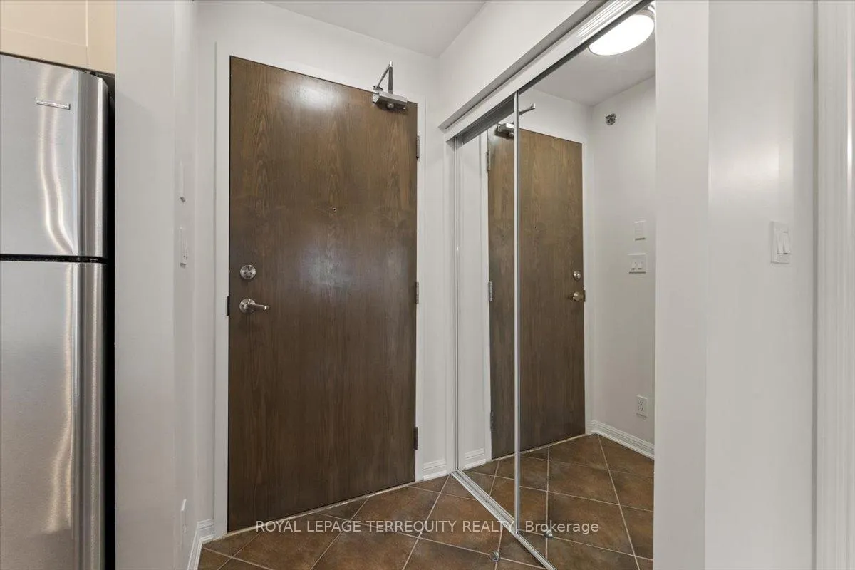 Photo 7 of Unit 402, 3070 Rotary Way, Burlington, Alton — HOMEH