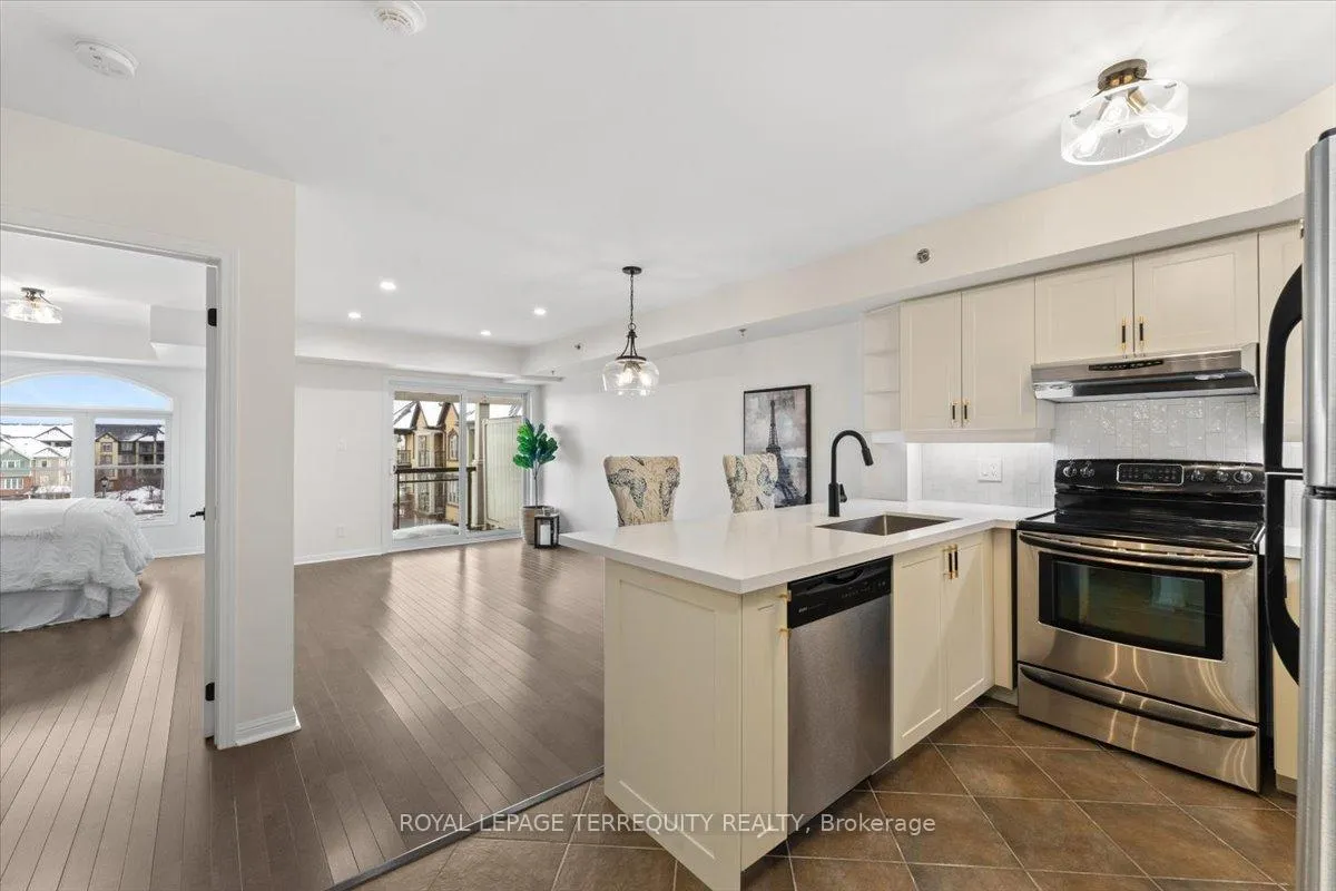 Photo 8 of Unit 402, 3070 Rotary Way, Burlington, Alton — HOMEH