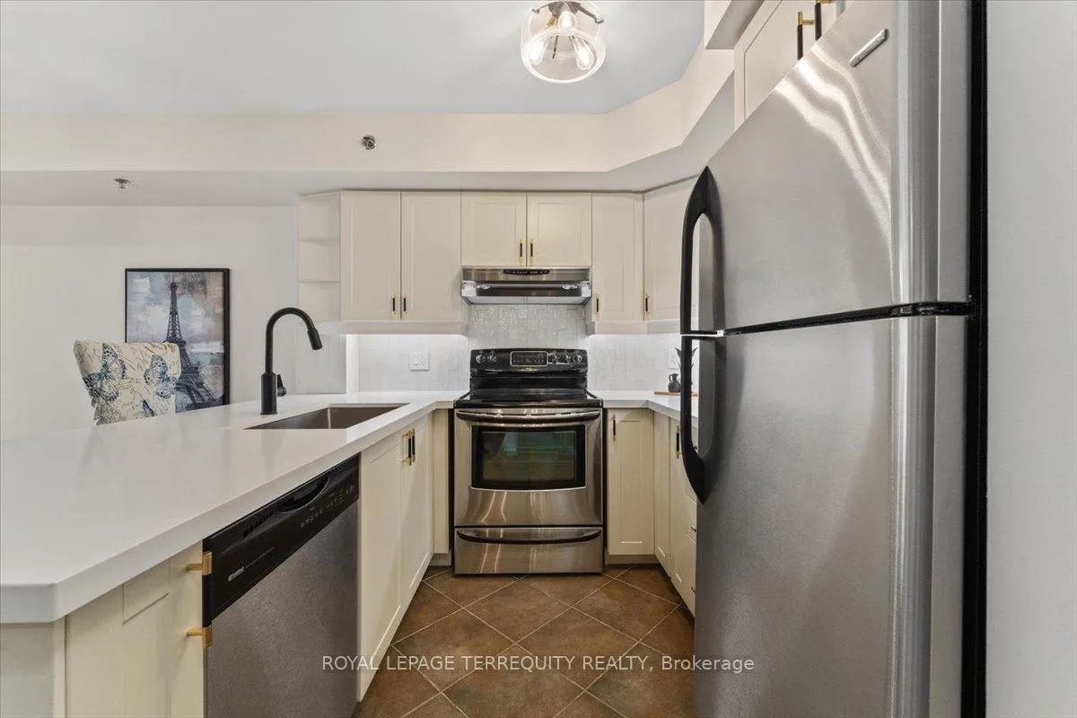 Photo 10 of Unit 402, 3070 Rotary Way, Burlington, Alton — HOMEH