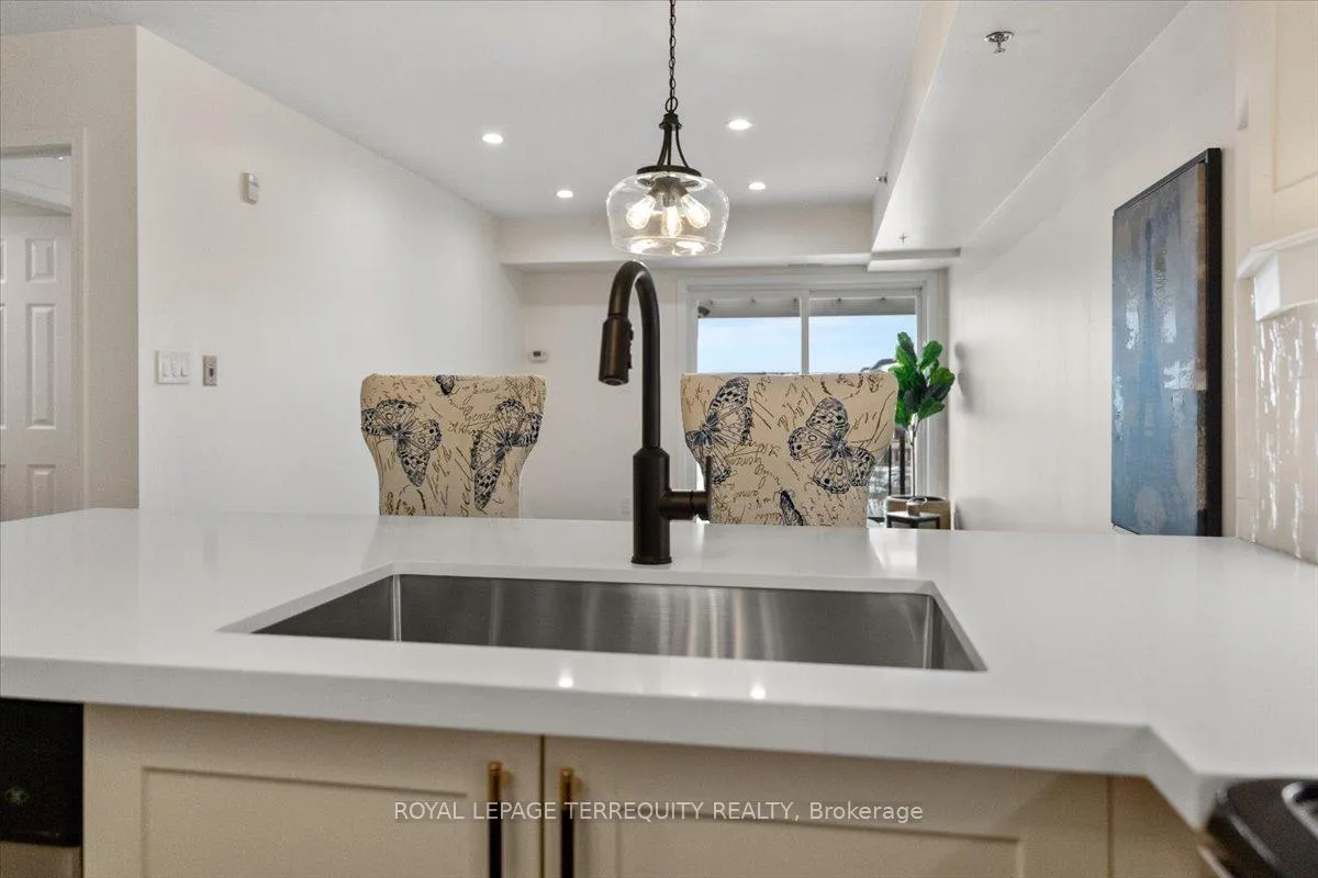 Photo 13 of Unit 402, 3070 Rotary Way, Burlington, Alton — HOMEH