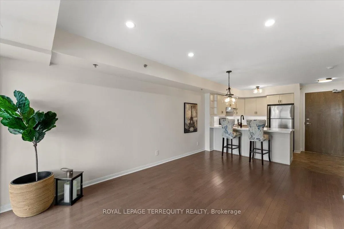 Photo 27 of Unit 402, 3070 Rotary Way, Burlington, Alton — HOMEH