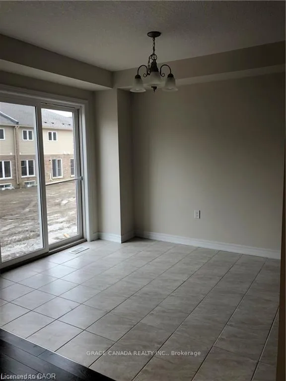 Photo 3 of 84 Cittadella Boulevard, Hamilton, Hannon — HOMEH