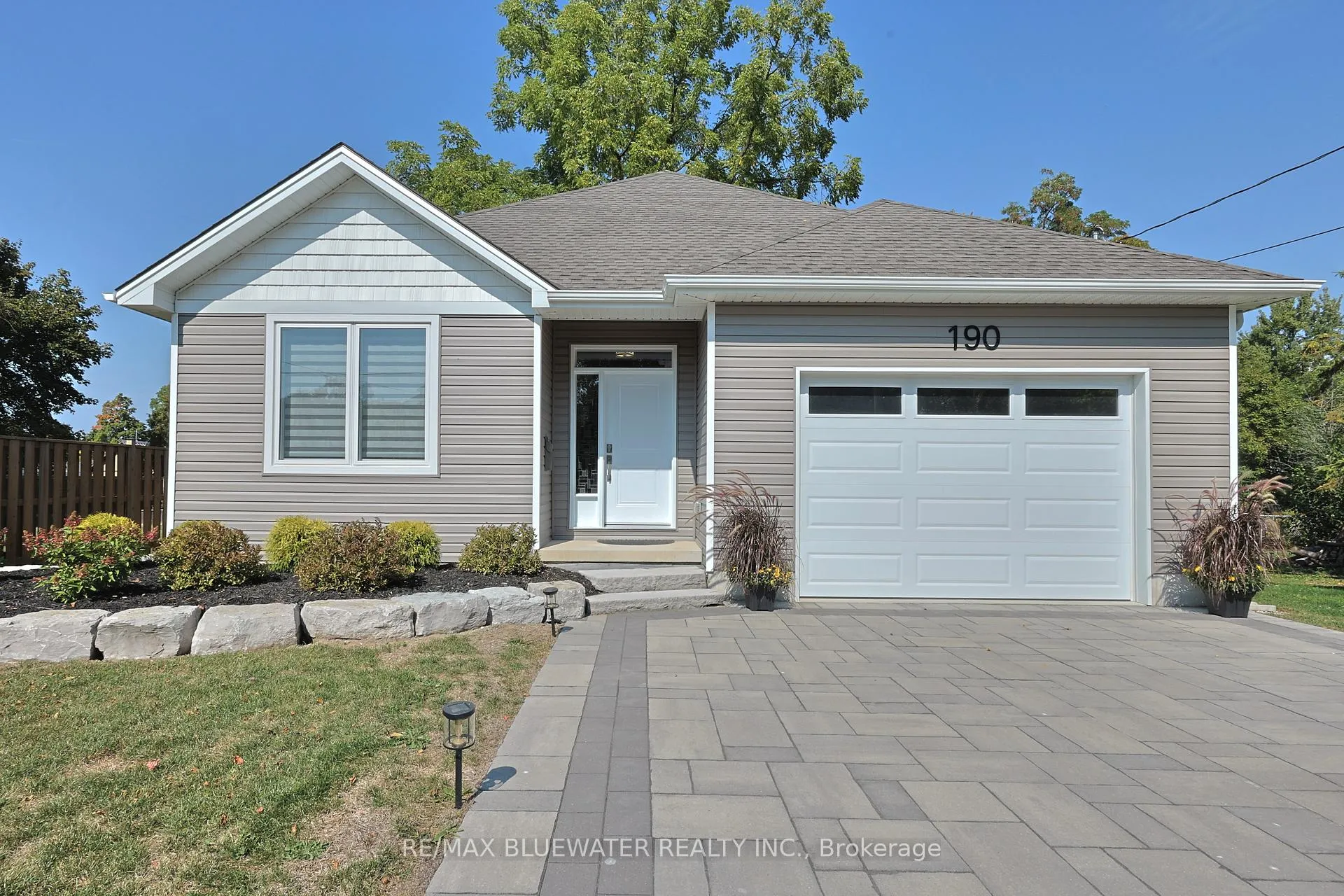 Photo 1 of 190 Broad Street, North Middlesex, Parkhill — HOMEH