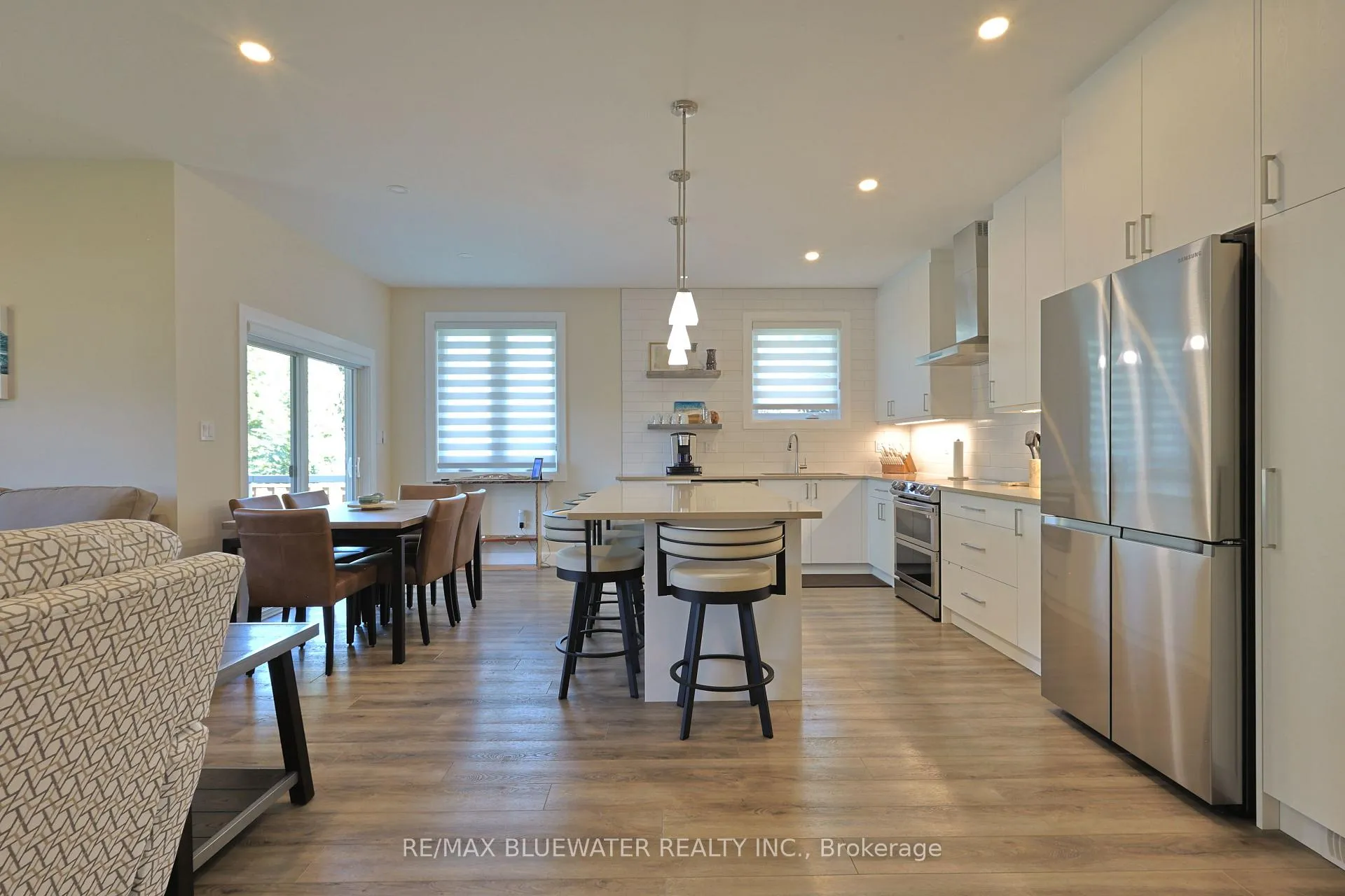 Photo 11 of 190 Broad Street, North Middlesex, Parkhill — HOMEH