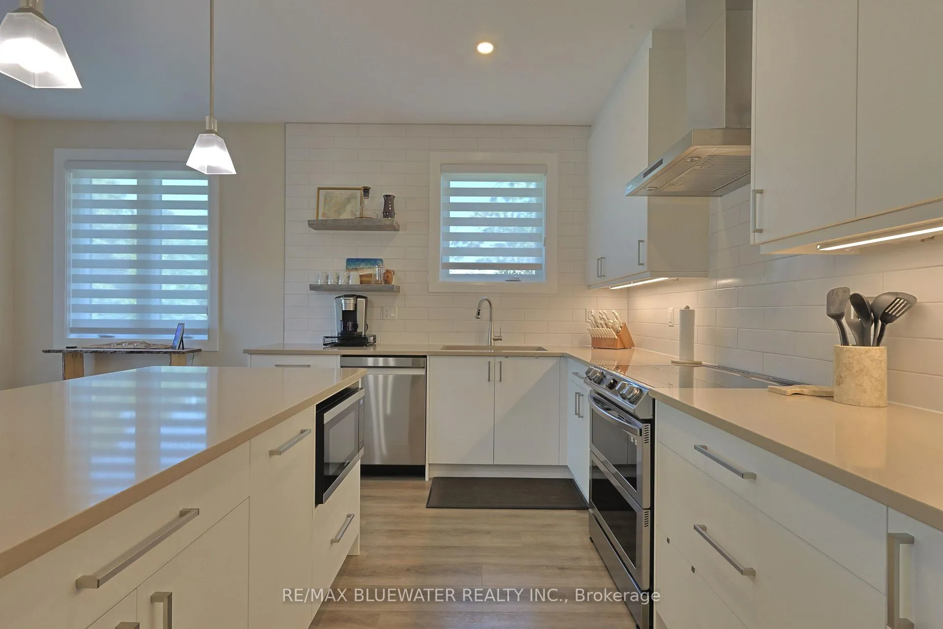 Photo 15 of 190 Broad Street, North Middlesex, Parkhill — HOMEH