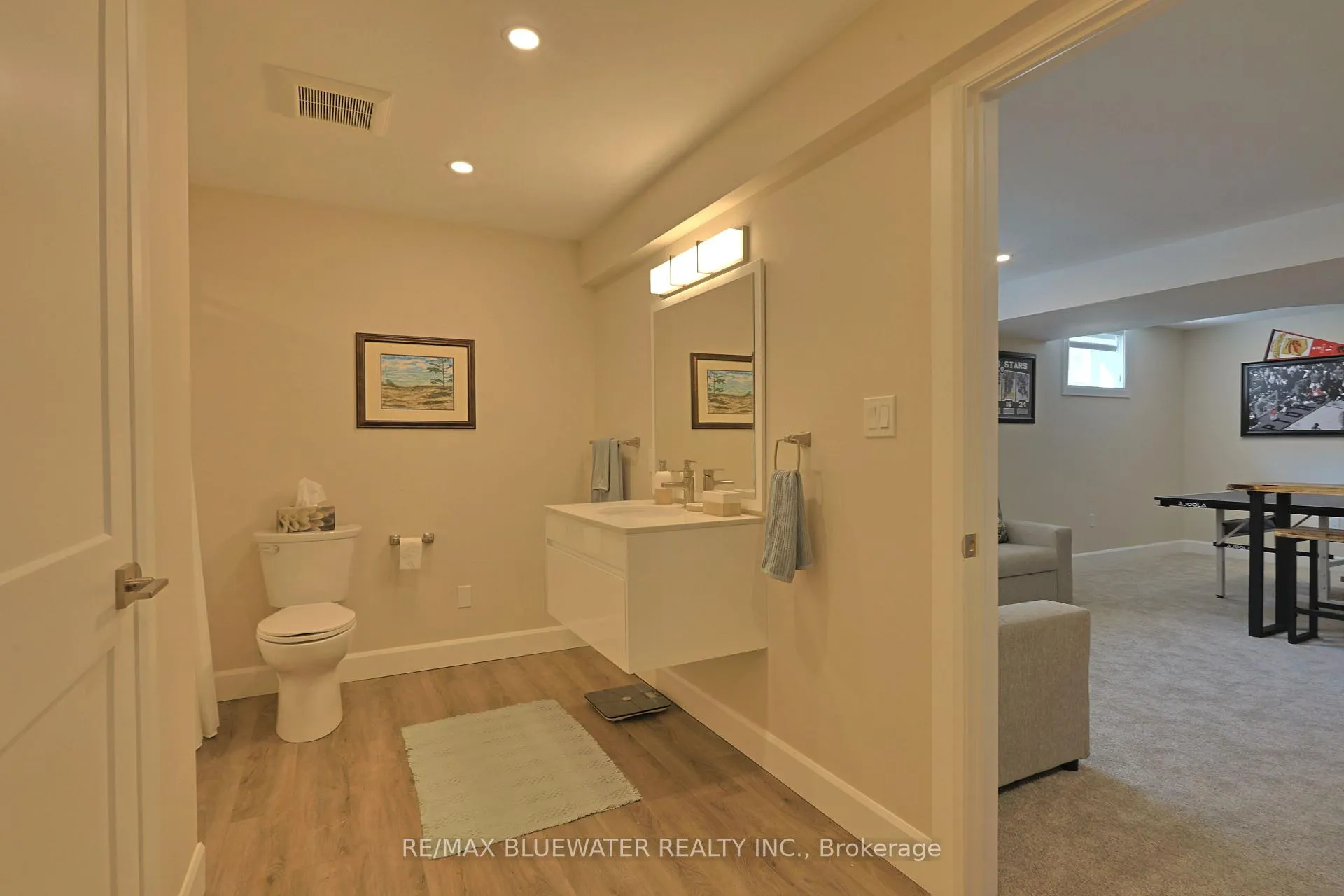 Photo 36 of 190 Broad Street, North Middlesex, Parkhill — HOMEH