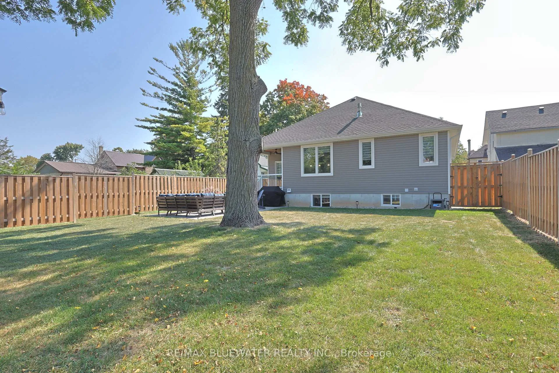 Photo 46 of 190 Broad Street, North Middlesex, Parkhill — HOMEH