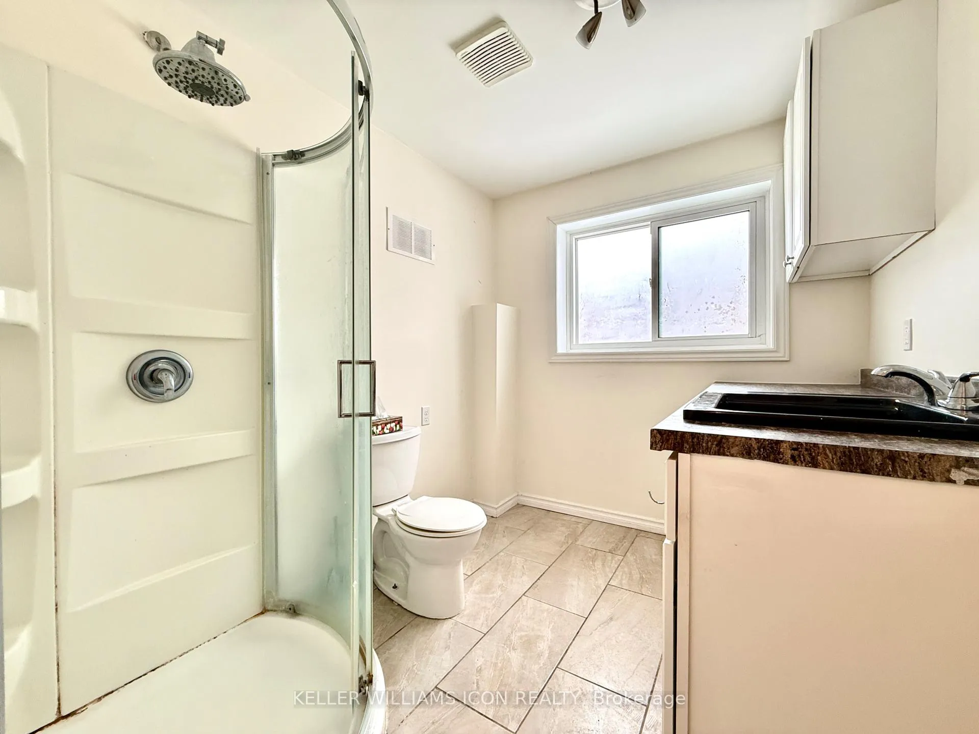 Photo 9 of Unit B, 2206 Navaho Drive, Ottawa, Bel Air Heights — HOMEH