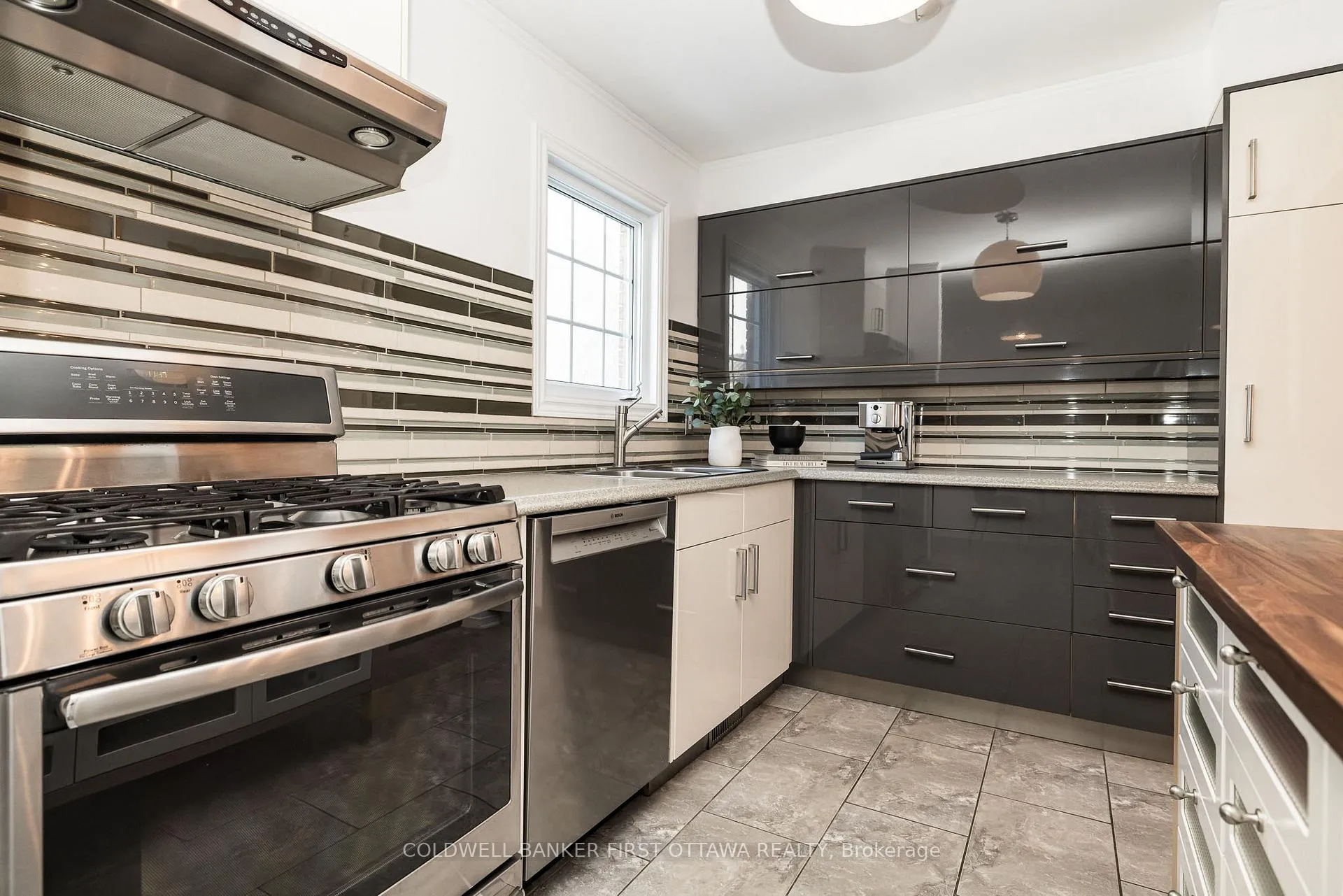Photo 15 of 309 Kintyre Private, Ottawa, Carleton Square — HOMEH
